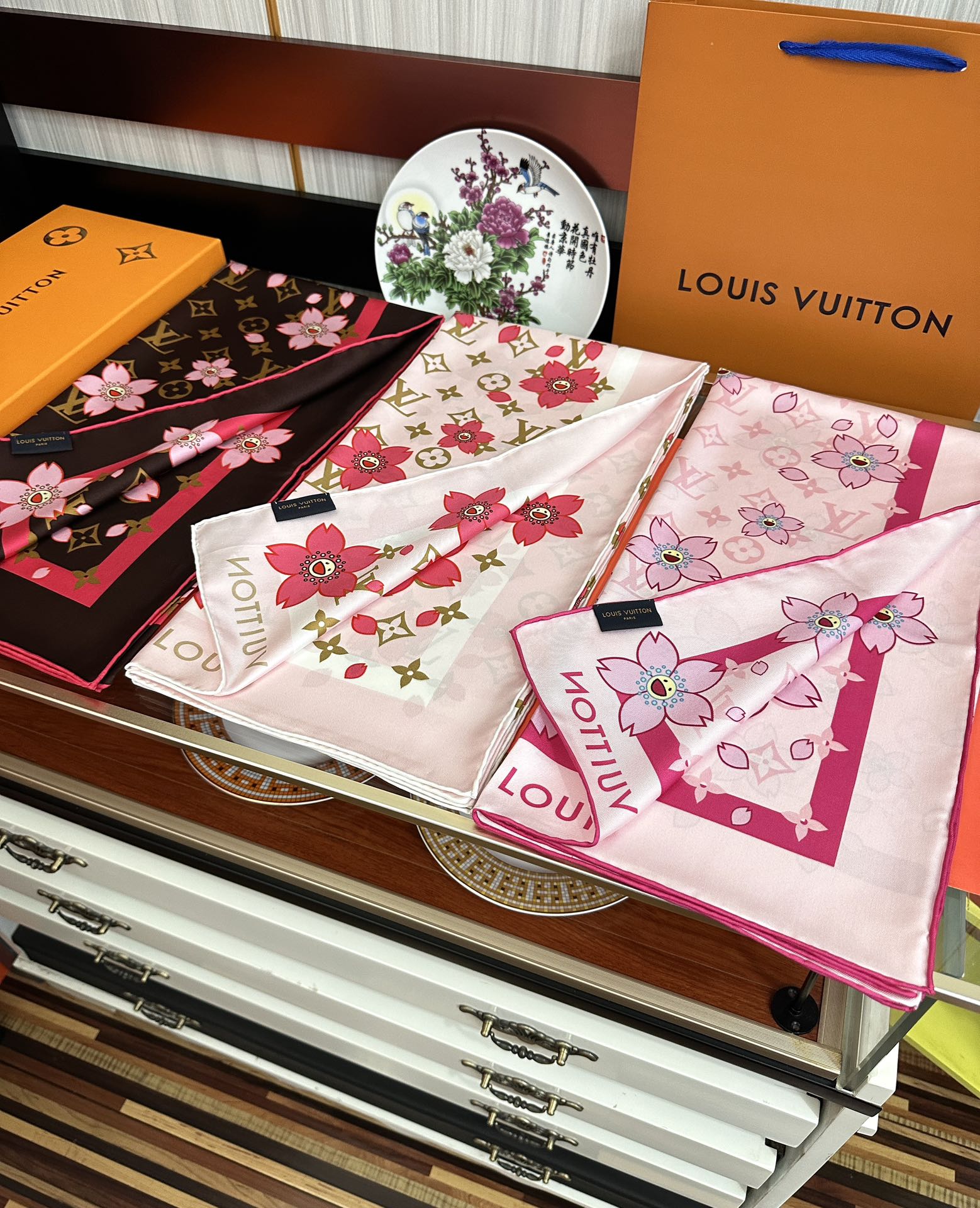 LOUIS VUITTON LV SCARF 90 CM IN SILK 723122