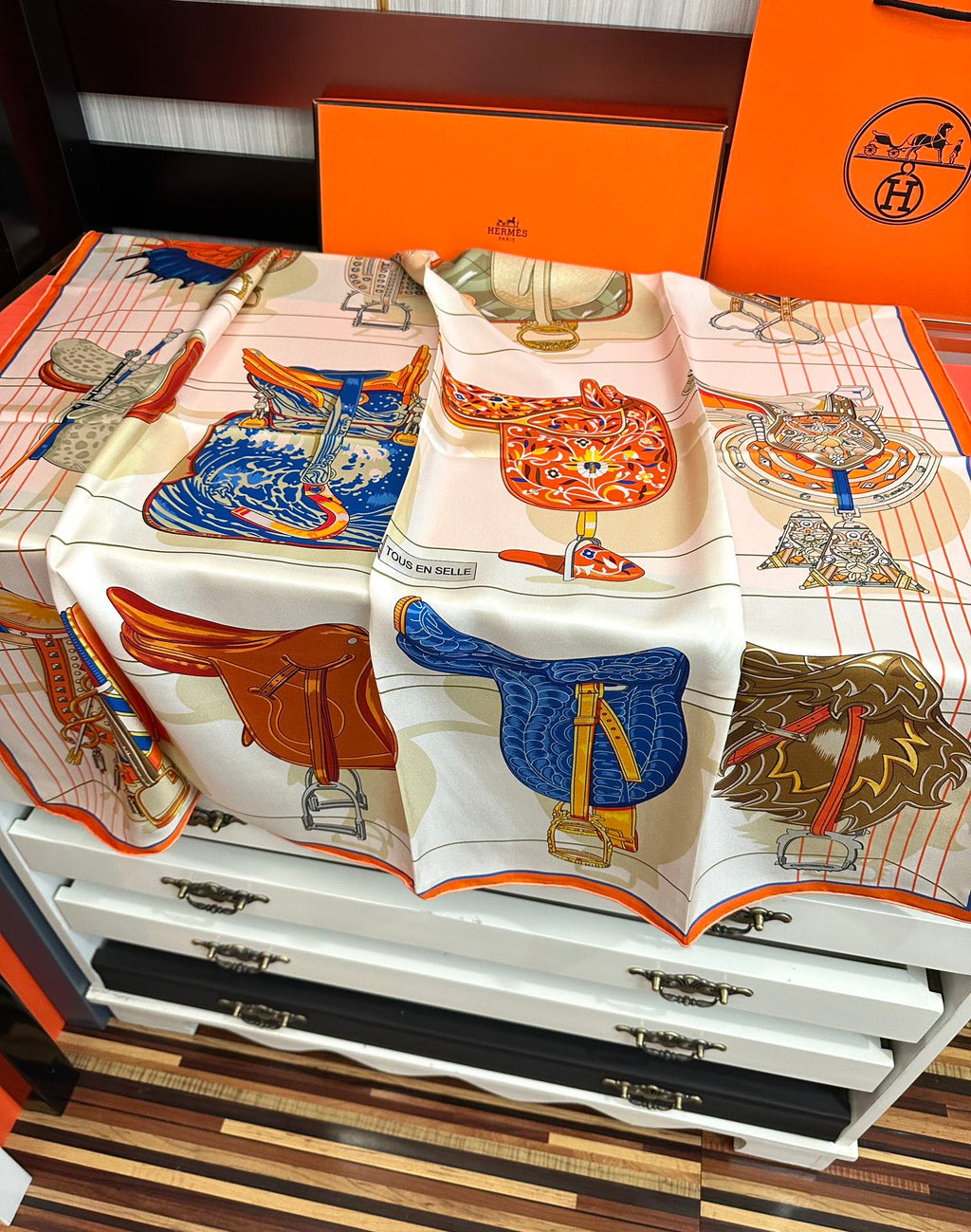 HERMES HERMES 25S SCARF 90 IN SILK 002