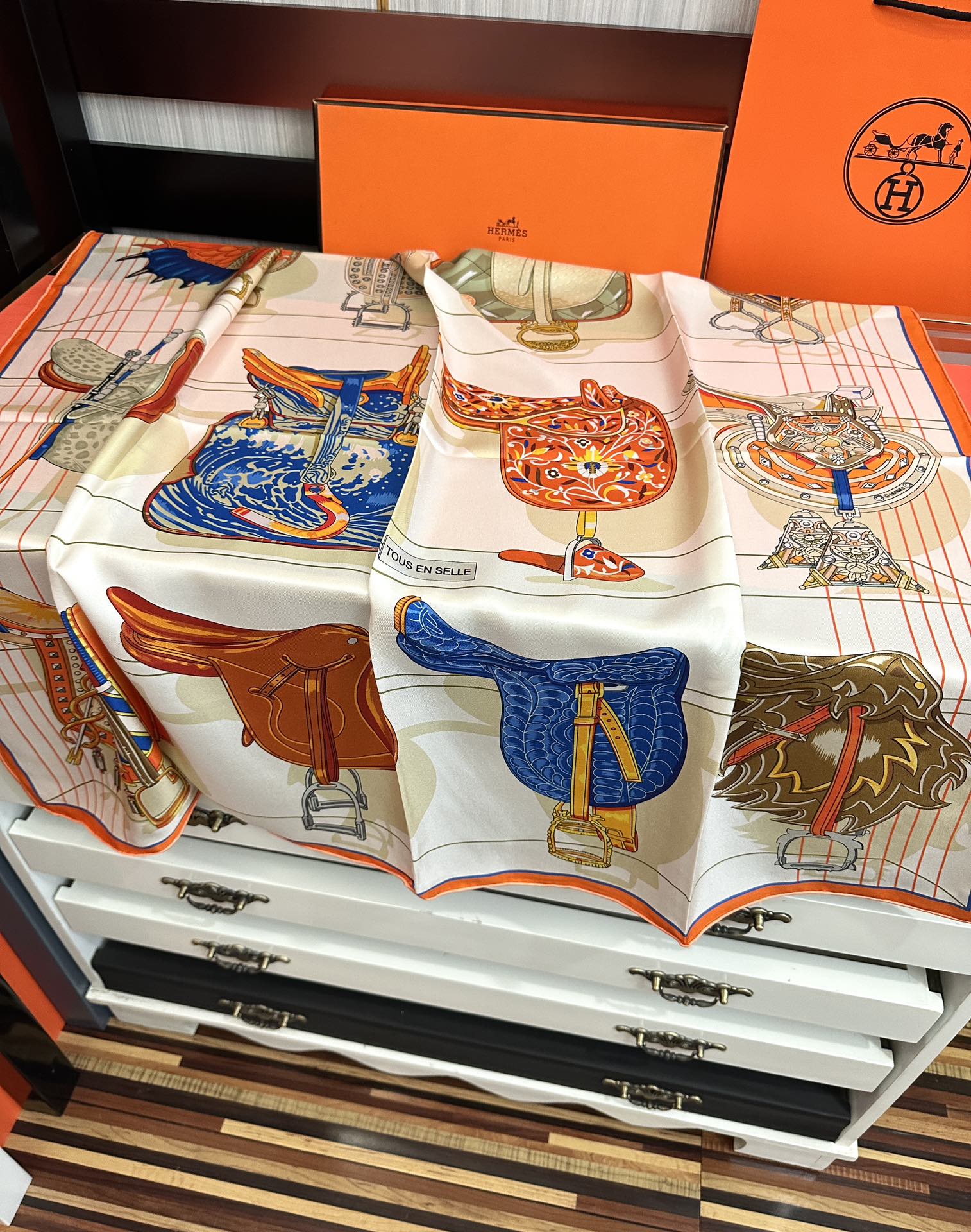 HERMES HERMES 25S SCARF 90 IN SILK 002