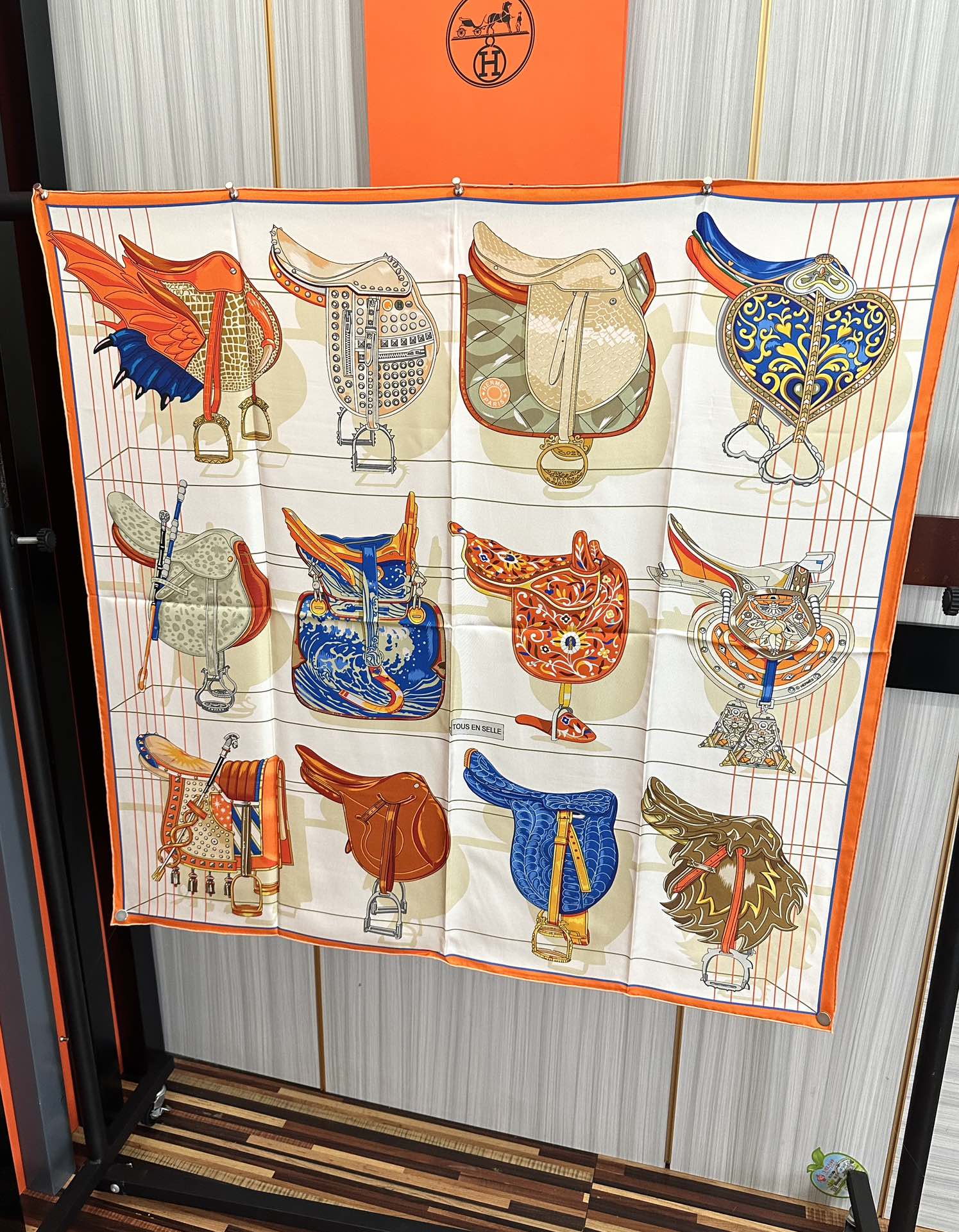 HERMES HERMES 25S SCARF 90 IN SILK 002