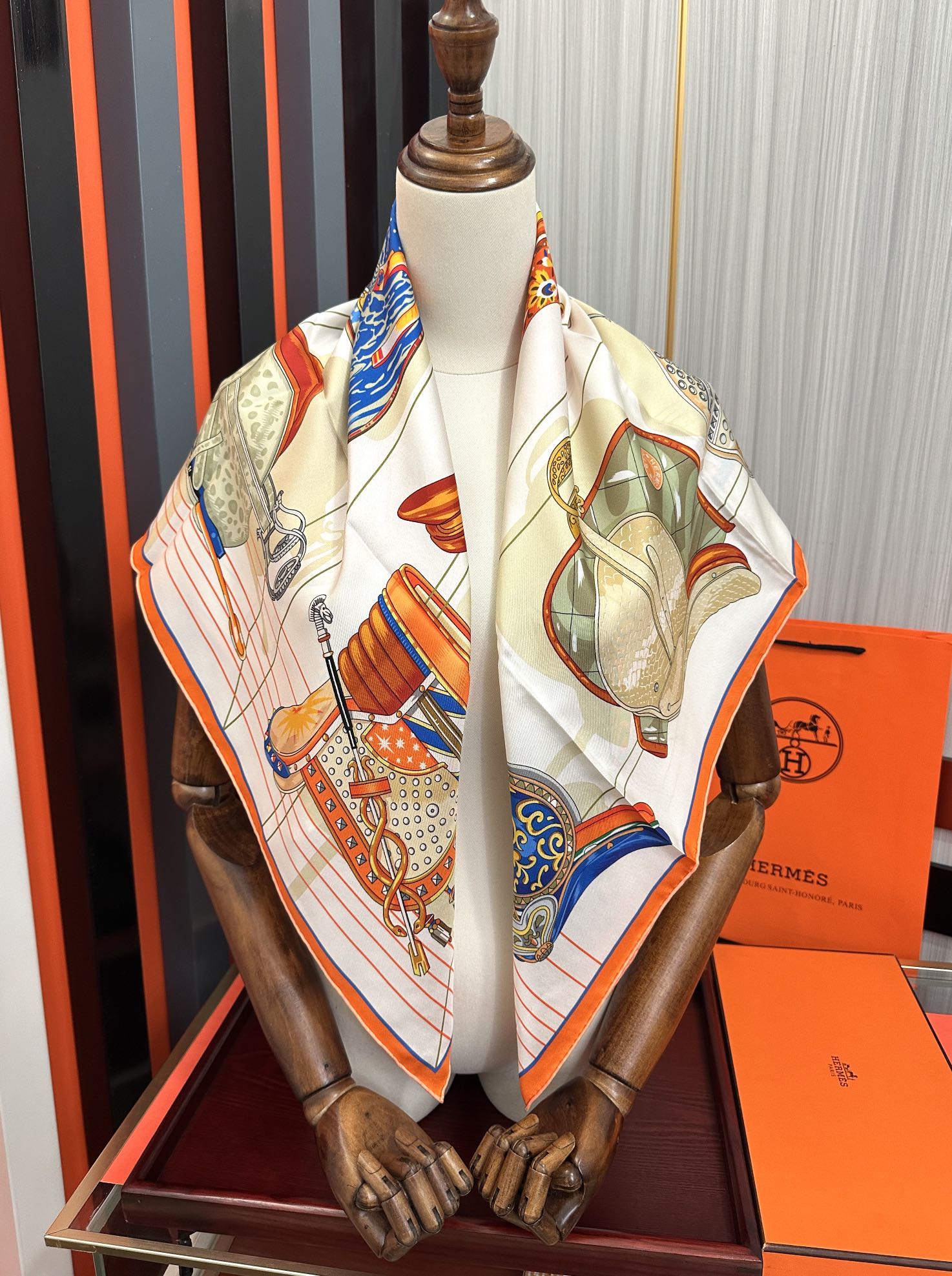HERMES HERMES 25S SCARF 90 IN SILK 002