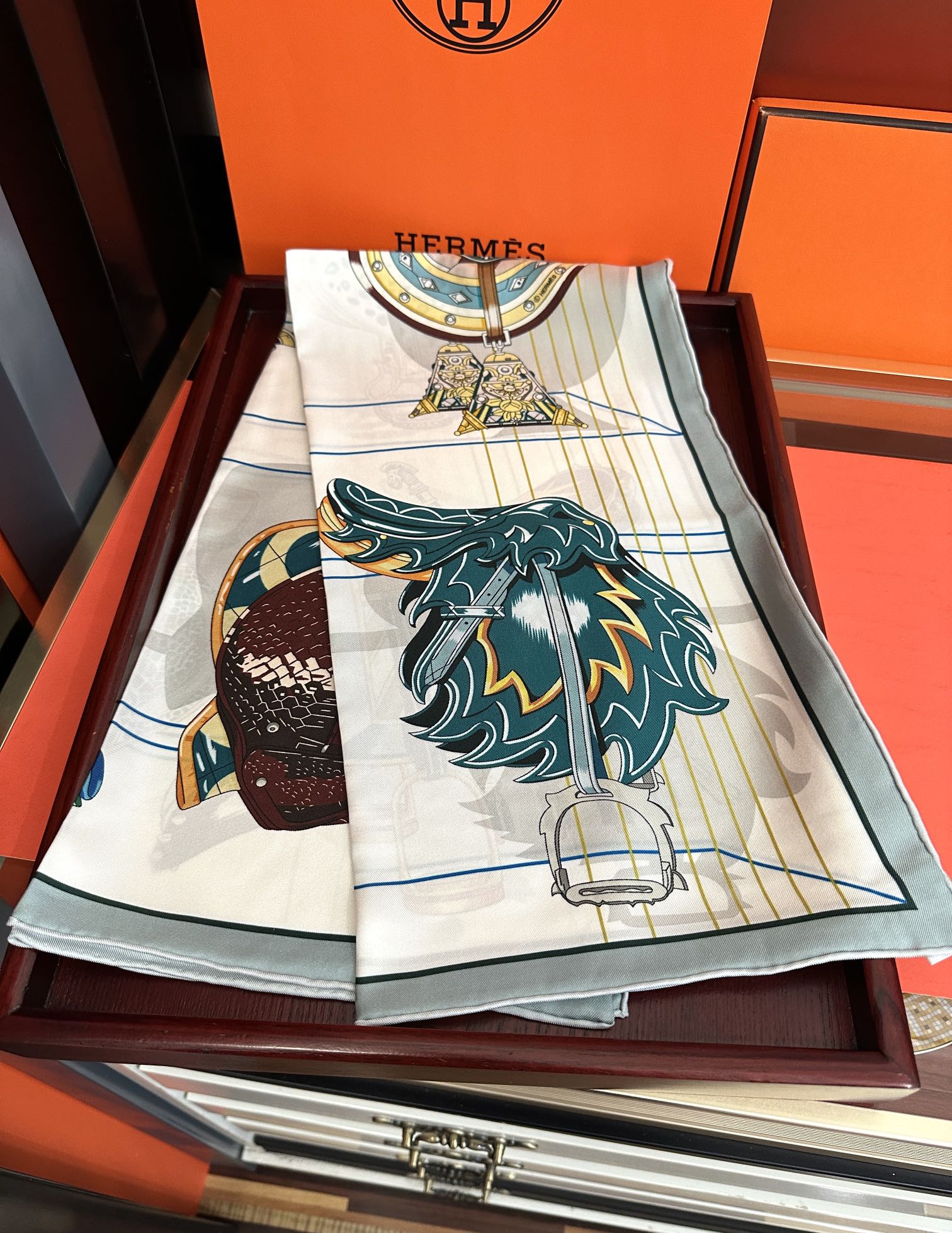 HERMES HERMES 25S SCARF 90 IN SILK 001