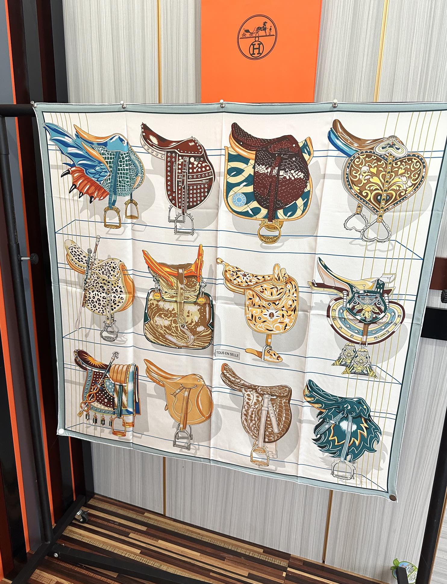 HERMES HERMES 25S SCARF 90 IN SILK 001