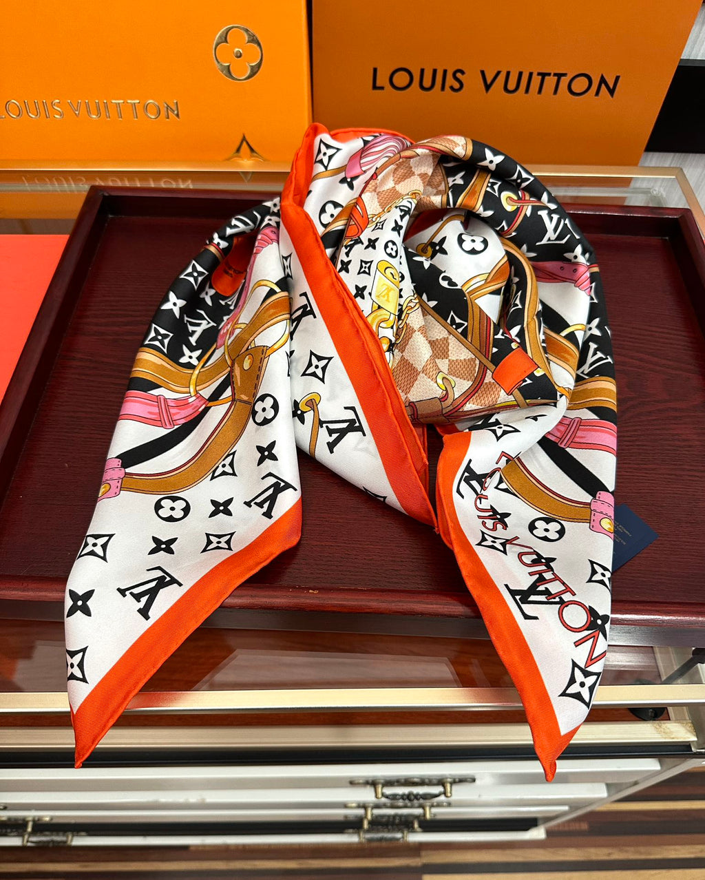 LOUIS VUITTON LV SCARF 90 CM IN SILK 729071