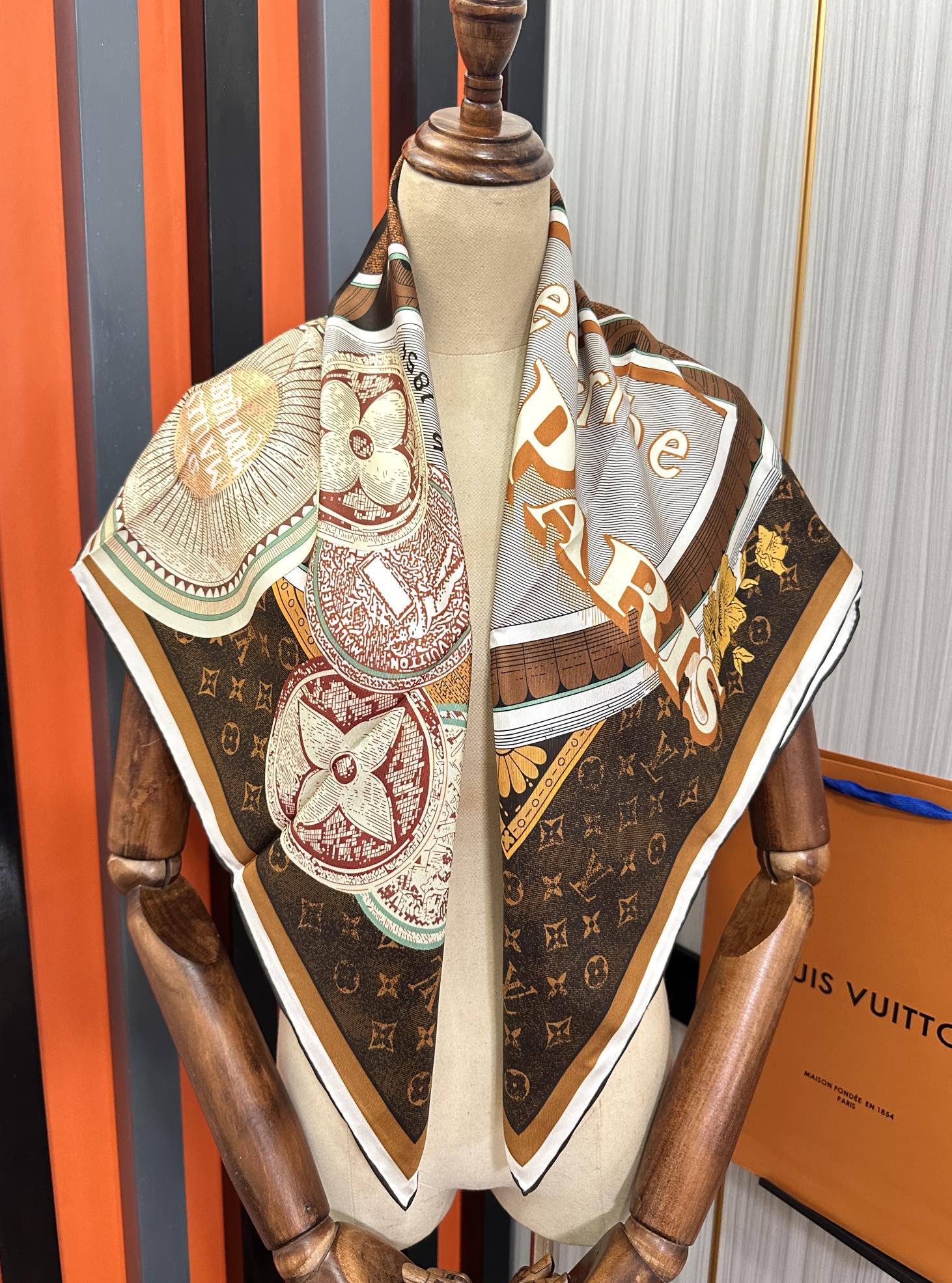 LOUIS VUITTON LV SCARF 90 CM IN SILK 730534
