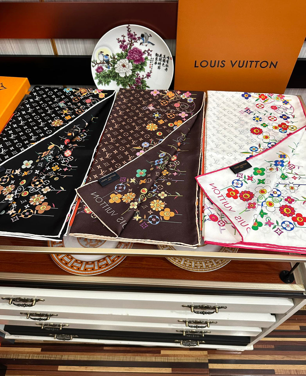 LOUIS VUITTON LV SCARF 90 CM IN SILK 730541