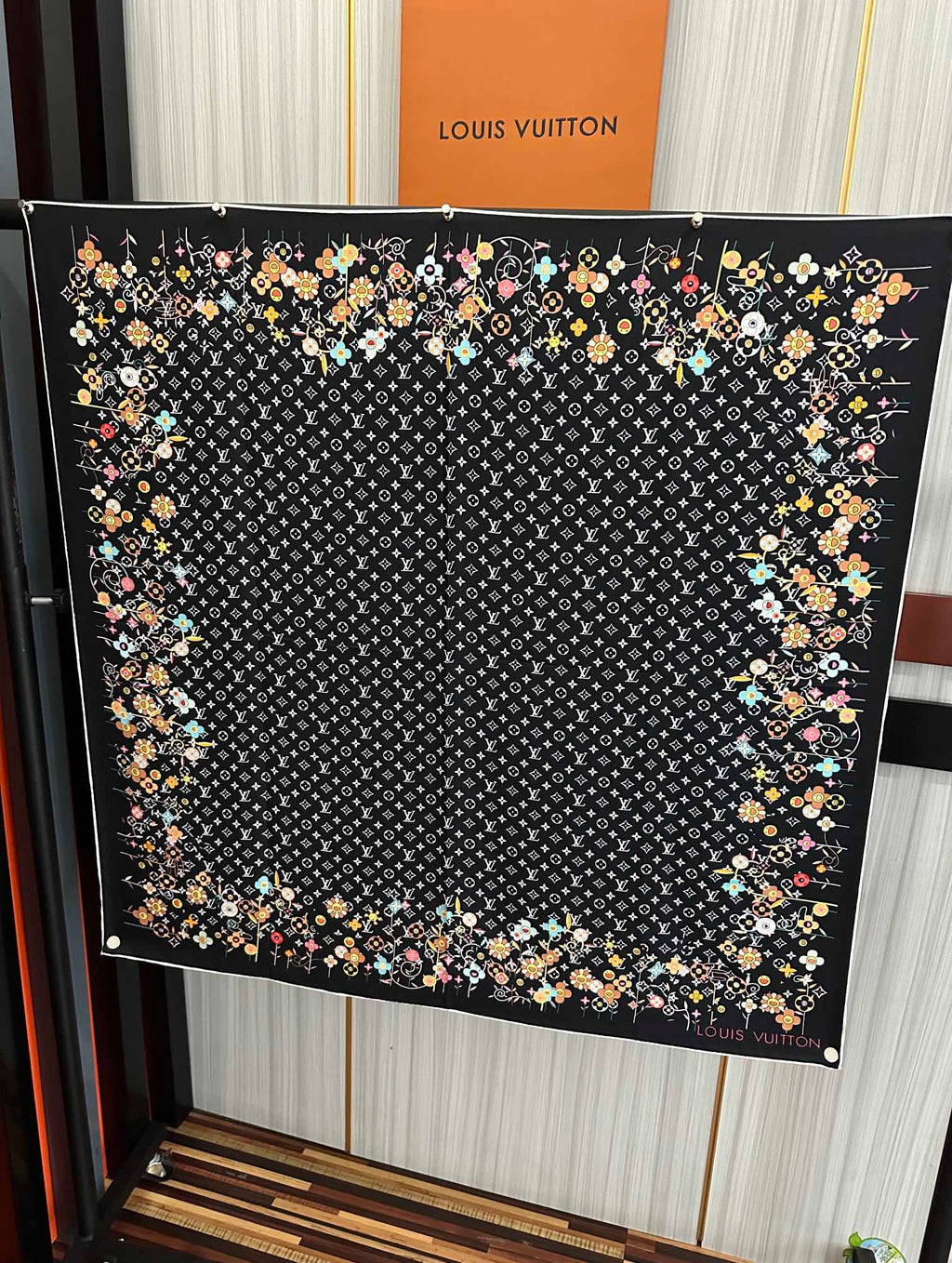 LOUIS VUITTON LV SCARF 90 CM IN SILK 730541