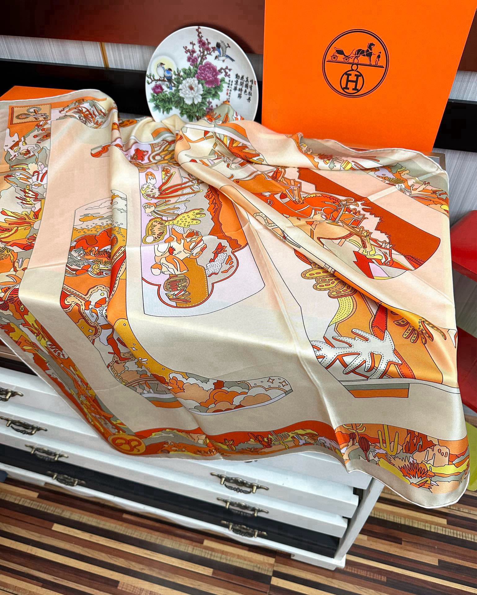 HERMES HERMES 25S SCARF 90 IN SILK 33836