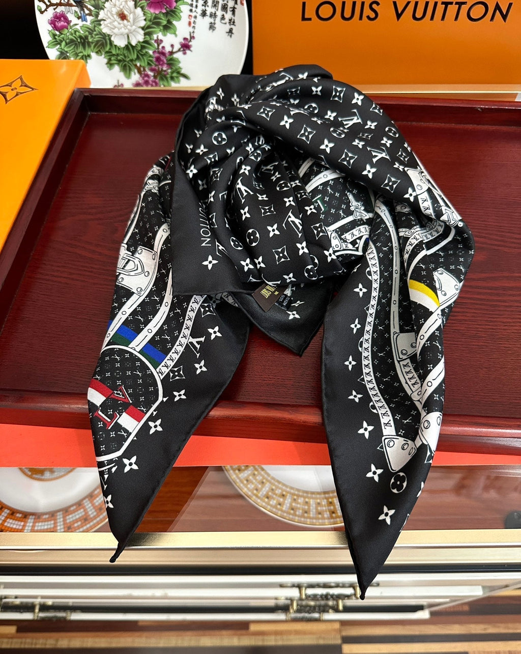 LOUIS VUITTON LV SCARF 90 CM IN SILK 733839