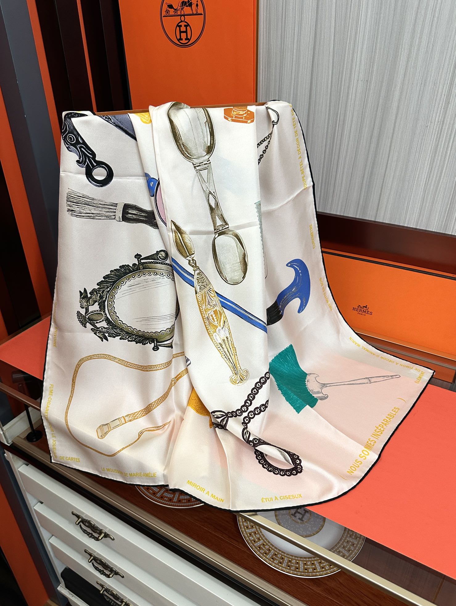 HERMES HERMES 25S SCARF 90 IN SILK 005