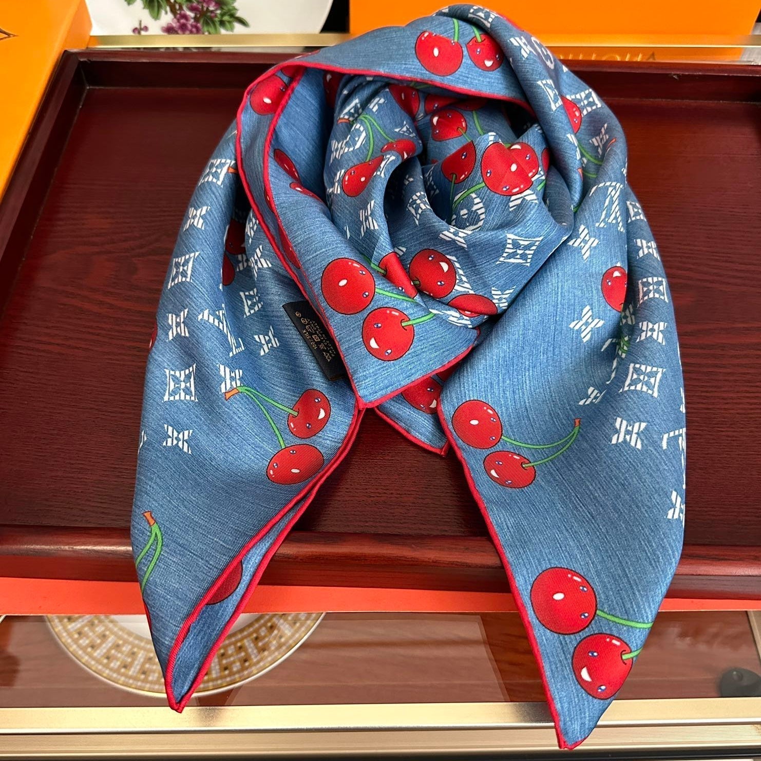 LOUIS VUITTON LV SCARF 90 CM IN SILK 04