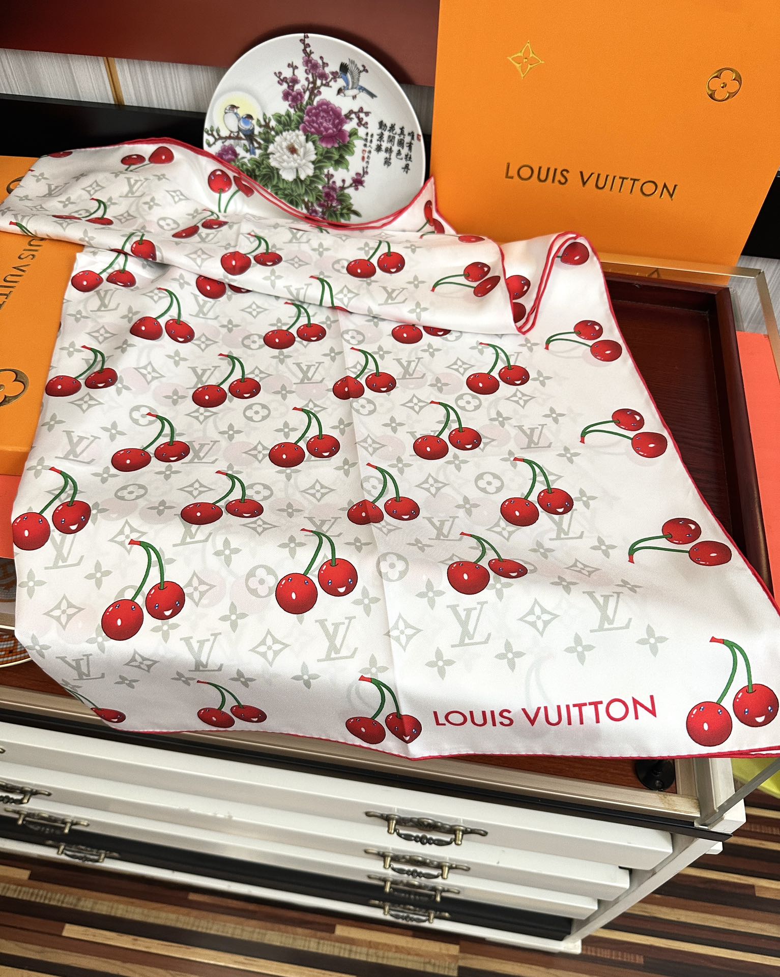 LOUIS VUITTON LV SCARF 90 CM IN SILK 03