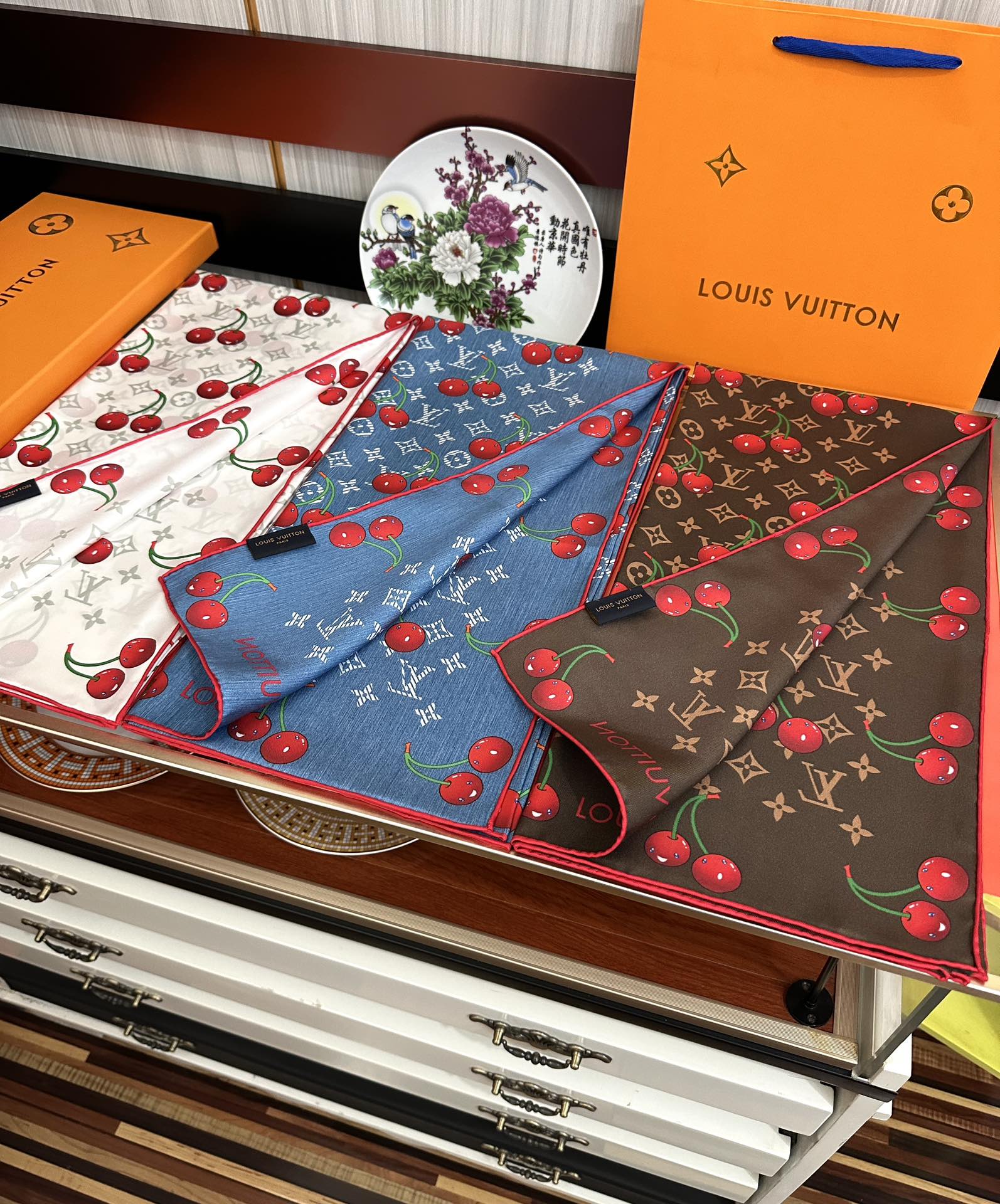 LOUIS VUITTON LV SCARF 90 CM IN SILK 03