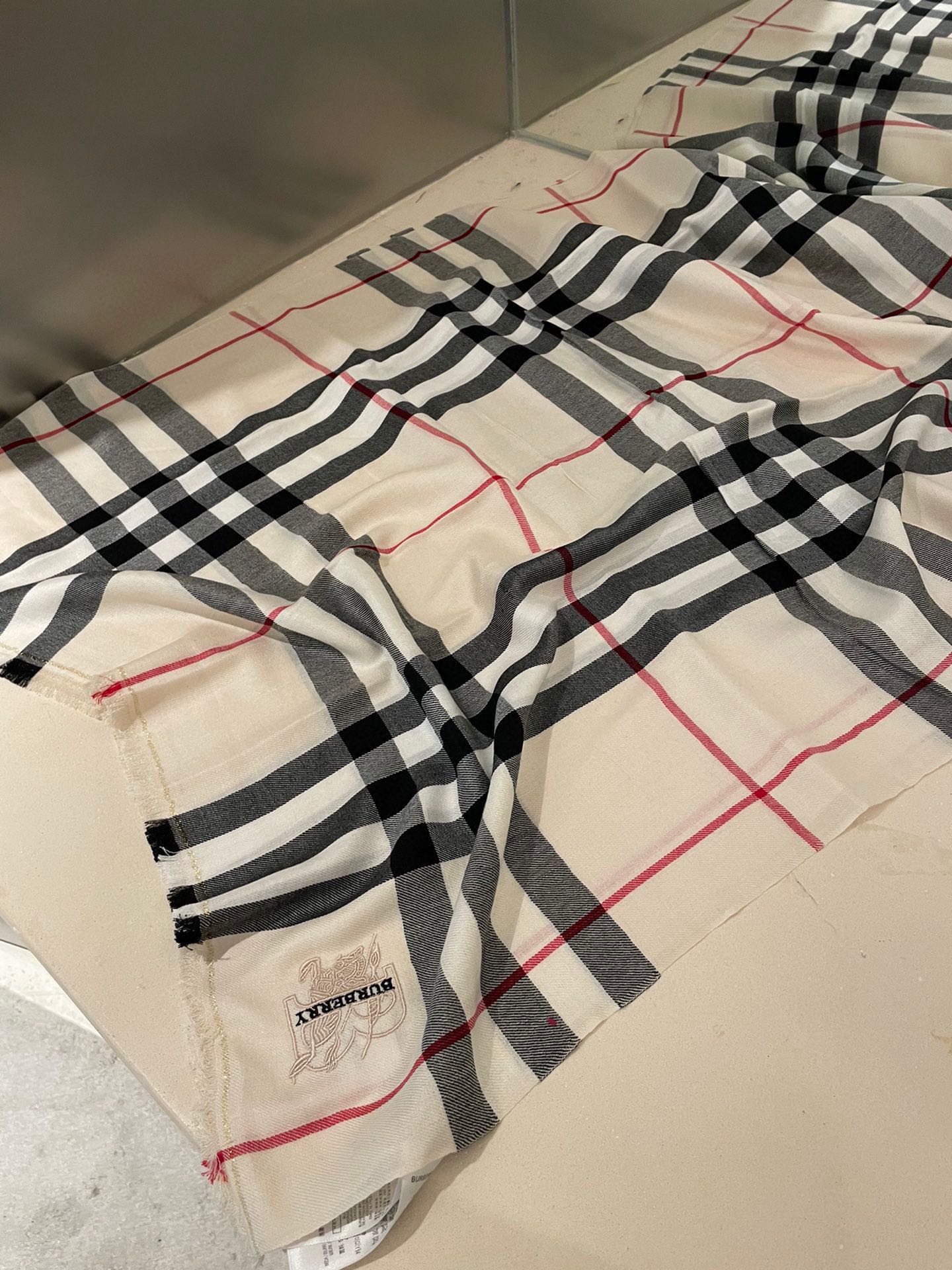 BURBERRY BBR SCARF 200 CM IN CASHMERE 574543