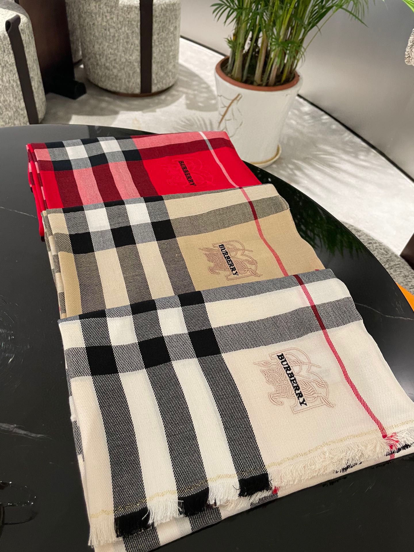 BURBERRY BBR SCARF 200 CM IN CASHMERE 574542