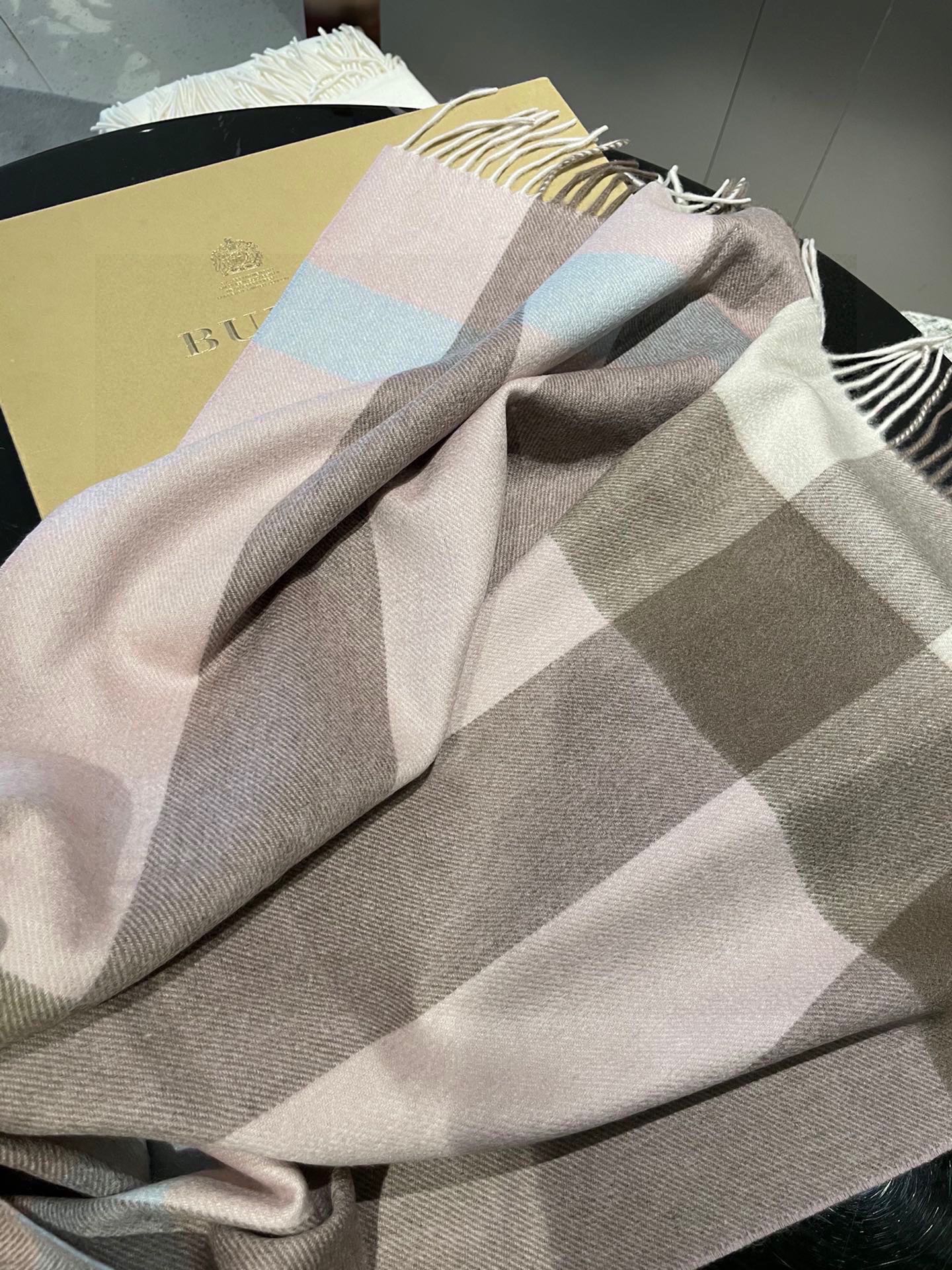 BURBERRY BBR SCARF 180 CM IN CASHMERE 577898