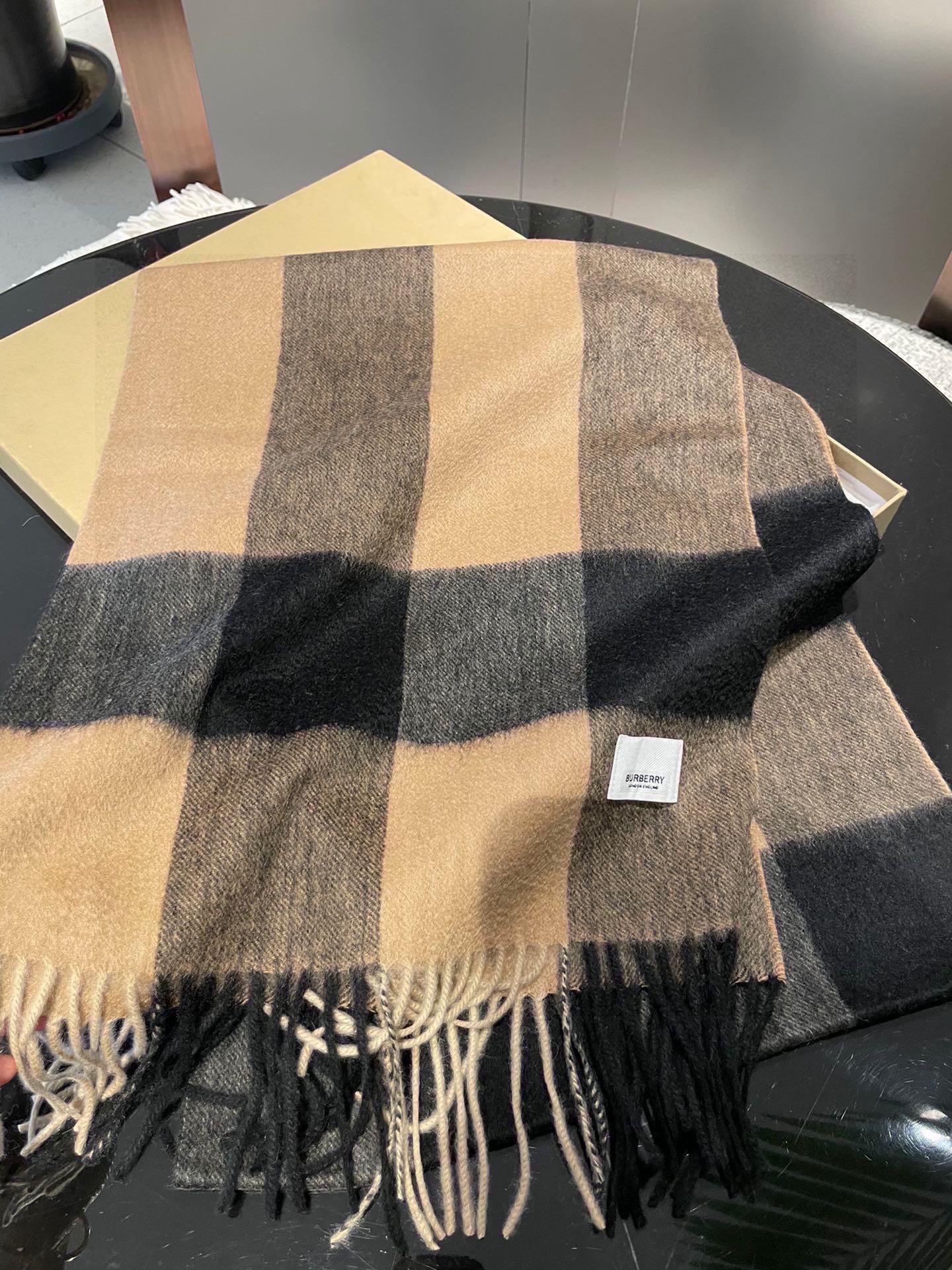 BURBERRY BBR SCARF 180 CM IN CASHMERE 577899