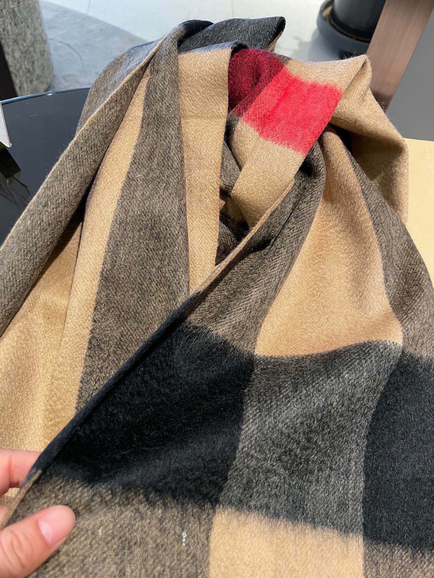 BURBERRY BBR SCARF 180 CM IN CASHMERE 577899