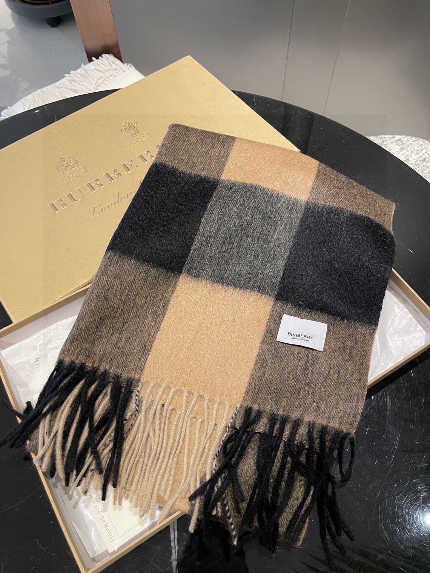 BURBERRY BBR SCARF 180 CM IN CASHMERE 577899
