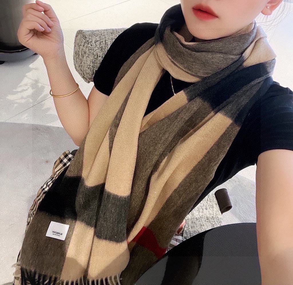 BURBERRY BBR SCARF 180 CM IN CASHMERE 577899