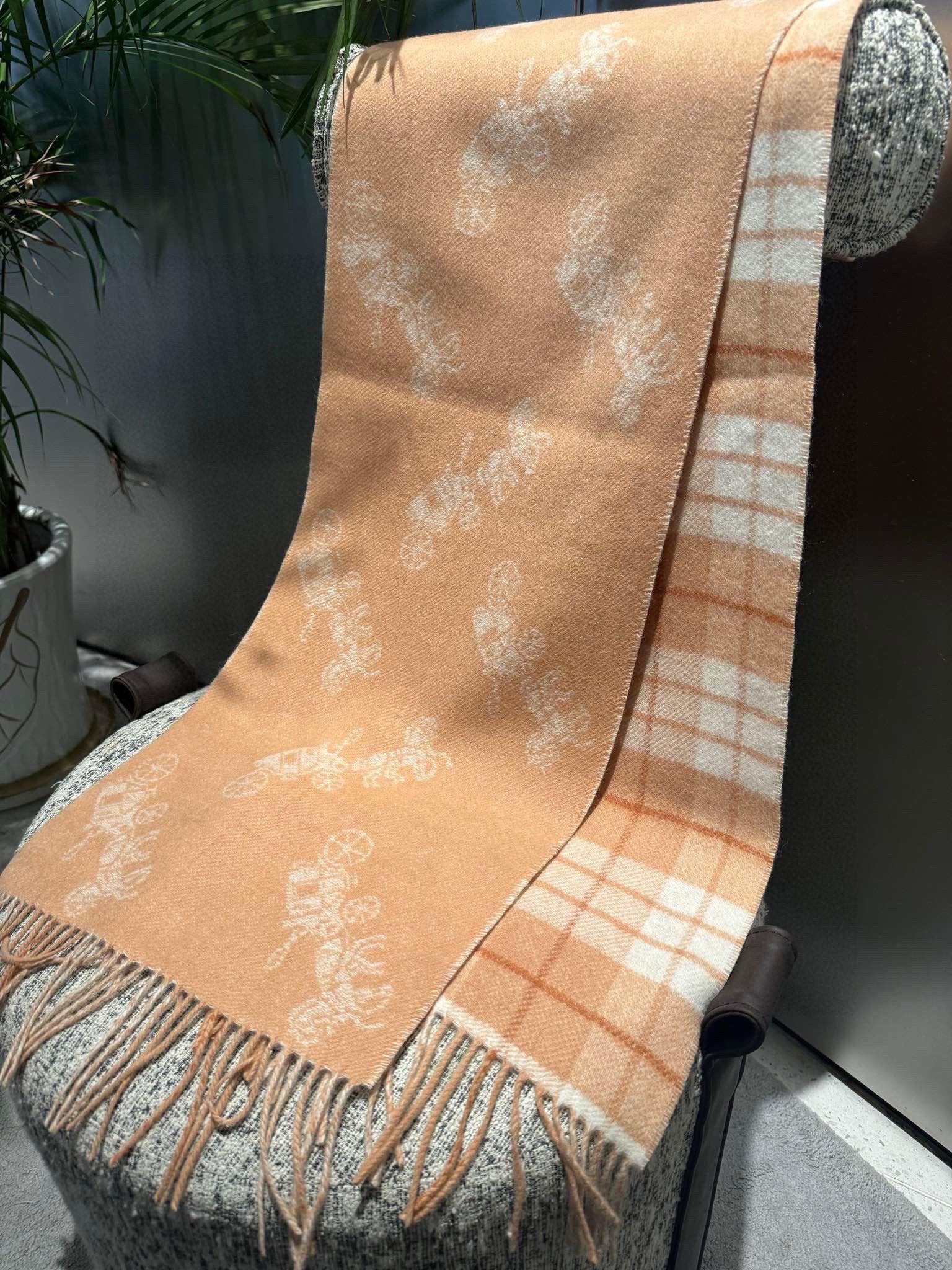 COACH CLASSIC SCARF 190 CM IN BUFF BEIGE WOOL 375278