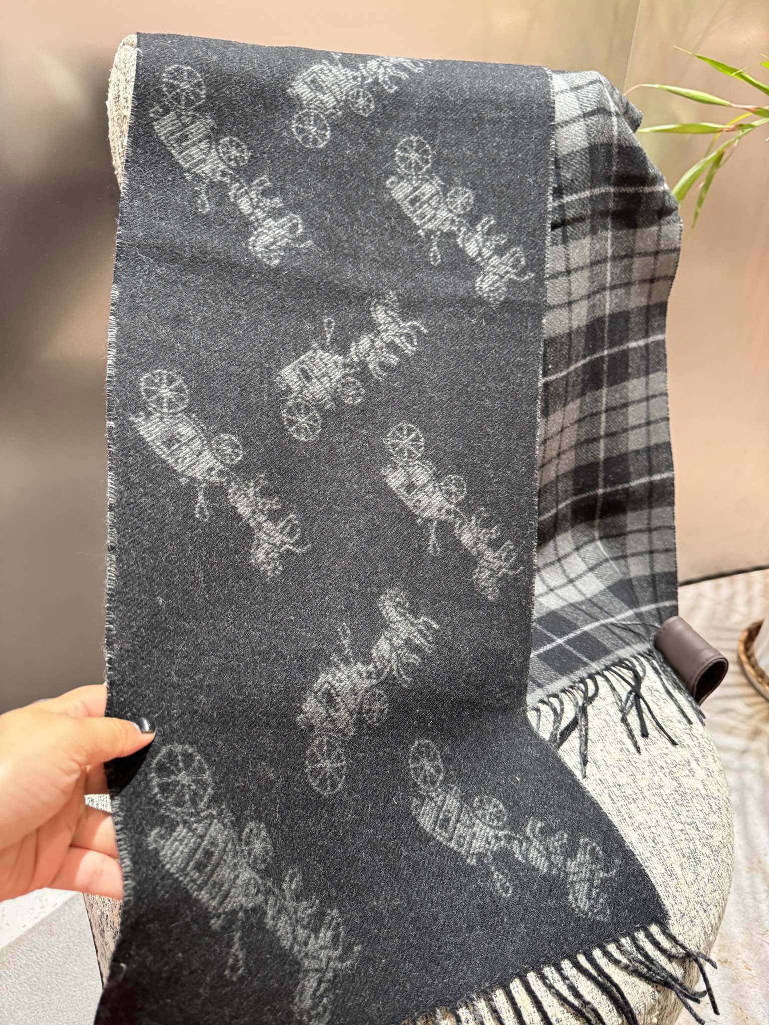 COACH CLASSIC SCARF 190 CM IN BLACK WOOL 375279