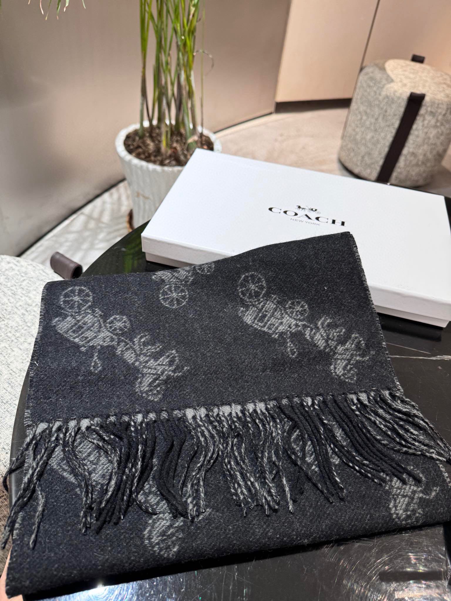 COACH CLASSIC SCARF 190 CM IN BLACK WOOL 375279