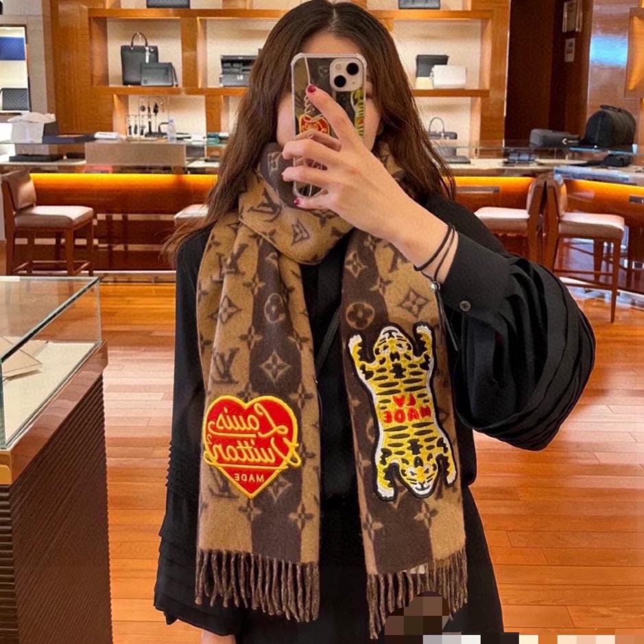 LOUIS VUITTON TIGER PATTERN SCARF 205 CM IN CHOCOLATE BROWN CASHMERE  390874