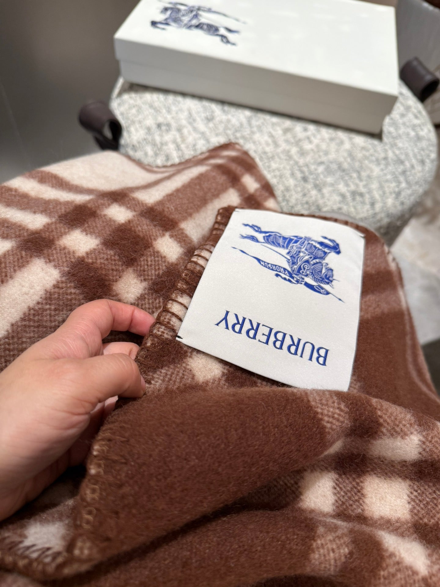 BURBERRY CHECK WOOL SCARF 180 CM CHOCOLATE BROWN 407405