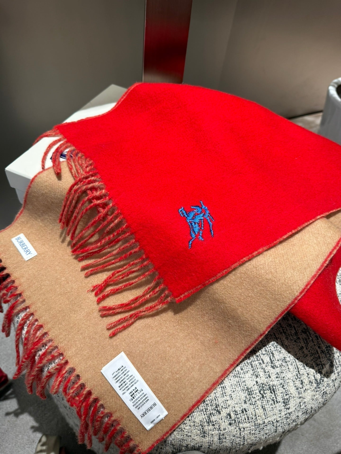 BURBERRY REVERSIBLE SCARF 180 CM IN RED CASHMERE 407413