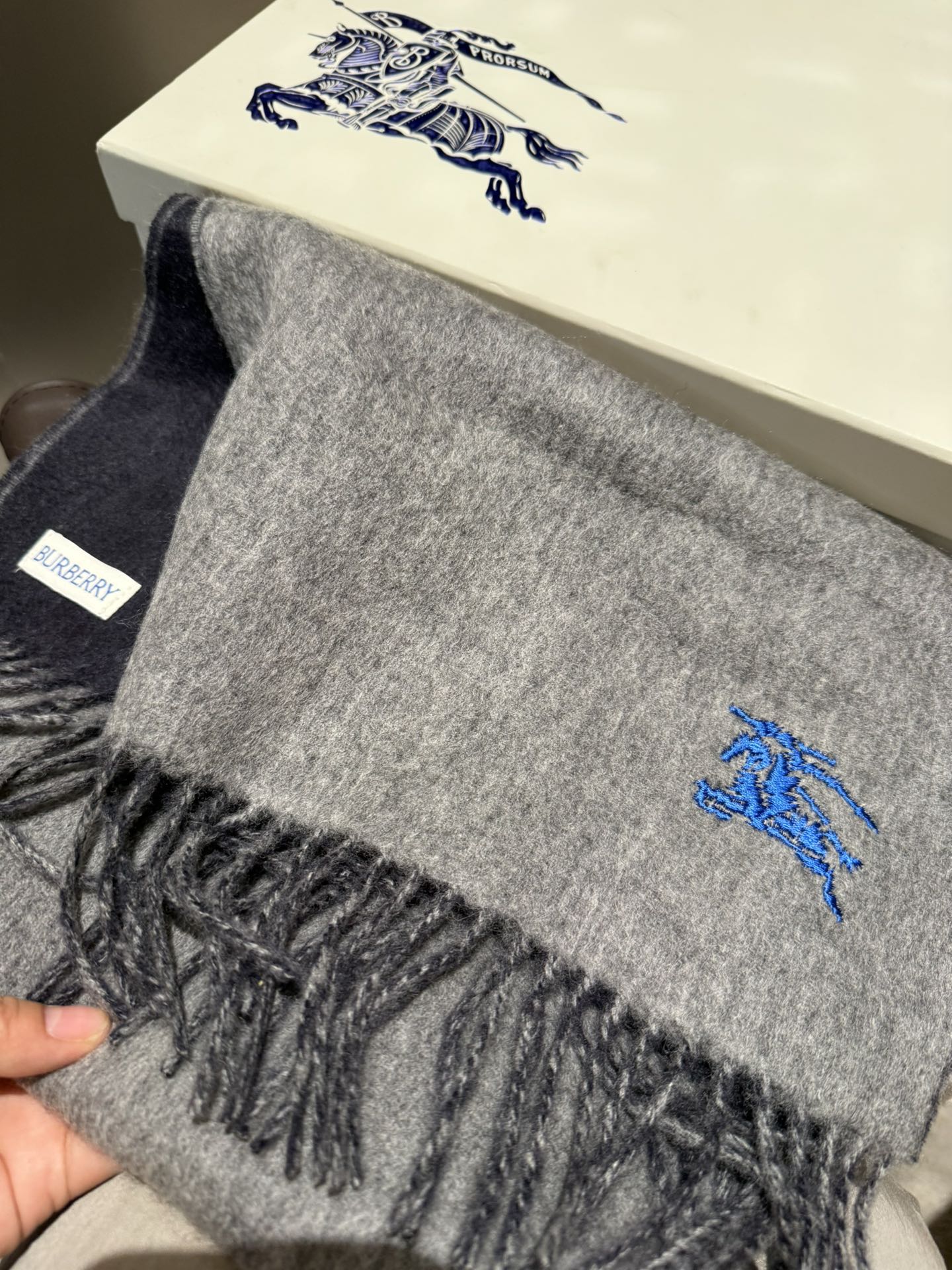 BURBERRY REVERSIBLE SCARF 180 CM IN GRAY CASHMERE 407414