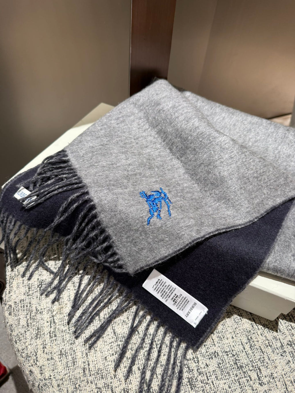 BURBERRY REVERSIBLE SCARF 180 CM IN GRAY CASHMERE 407414