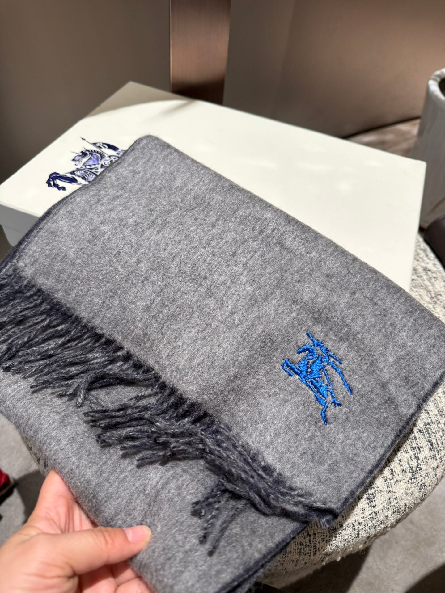 BURBERRY REVERSIBLE SCARF 180 CM IN GRAY CASHMERE 407414