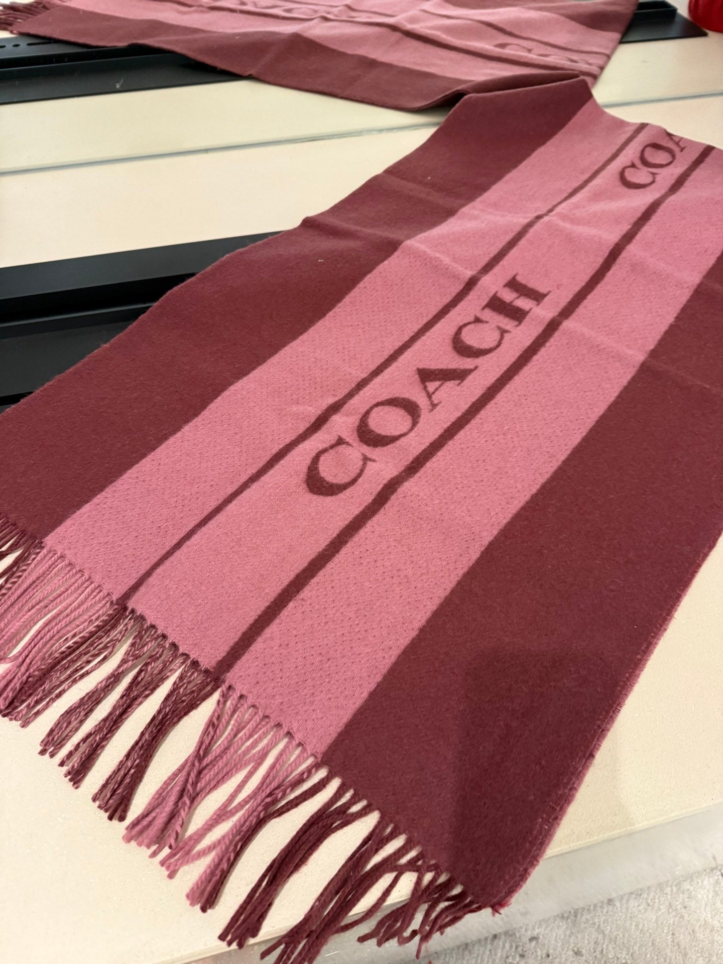 COACH SCARF 200 CM IN SANGRIA RED MIX ROUGE PINK WOOL AND CASHMERE 411536