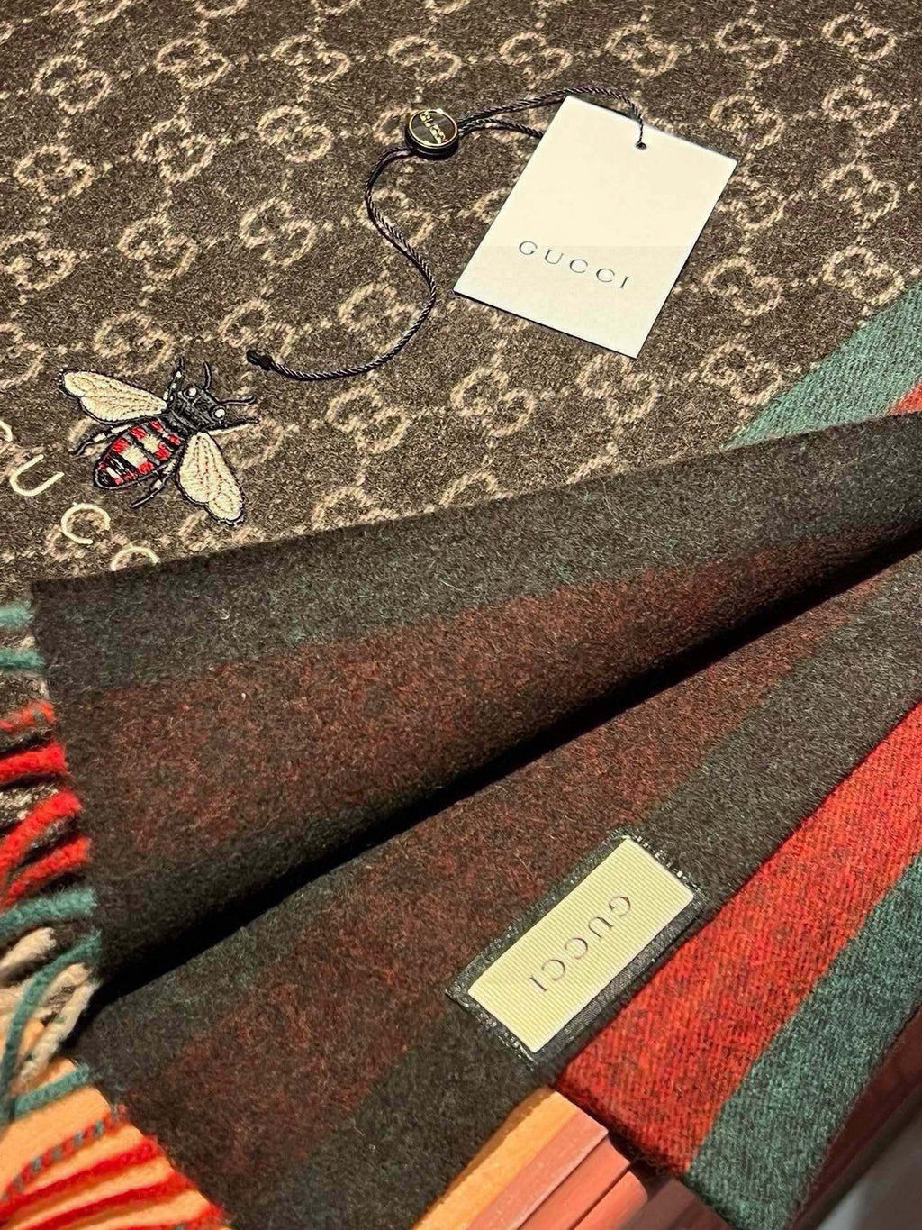 GUCCI SCARF 180 CM IN CAROB BROWN CASHMERE WITH BEE PATTERN 396475