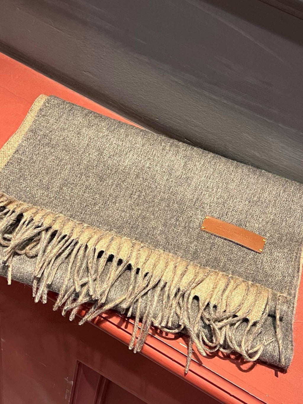LOUIS VUITTON SCARF 180 CM IN MOUSE GRAY CASHMERE 396479