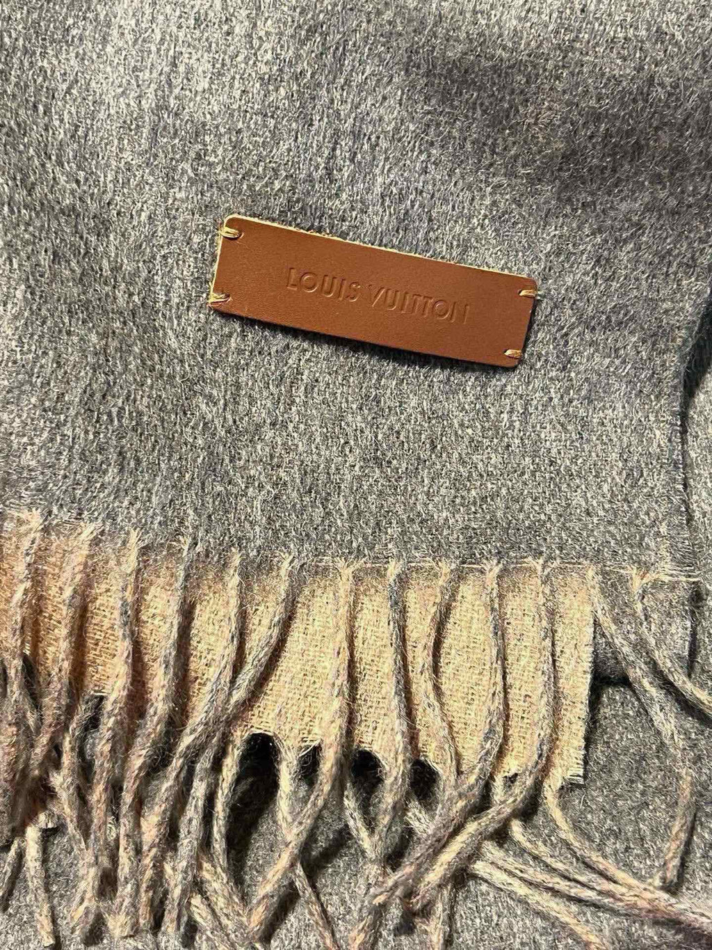 LOUIS VUITTON SCARF 180 CM IN MOUSE GRAY CASHMERE 396479
