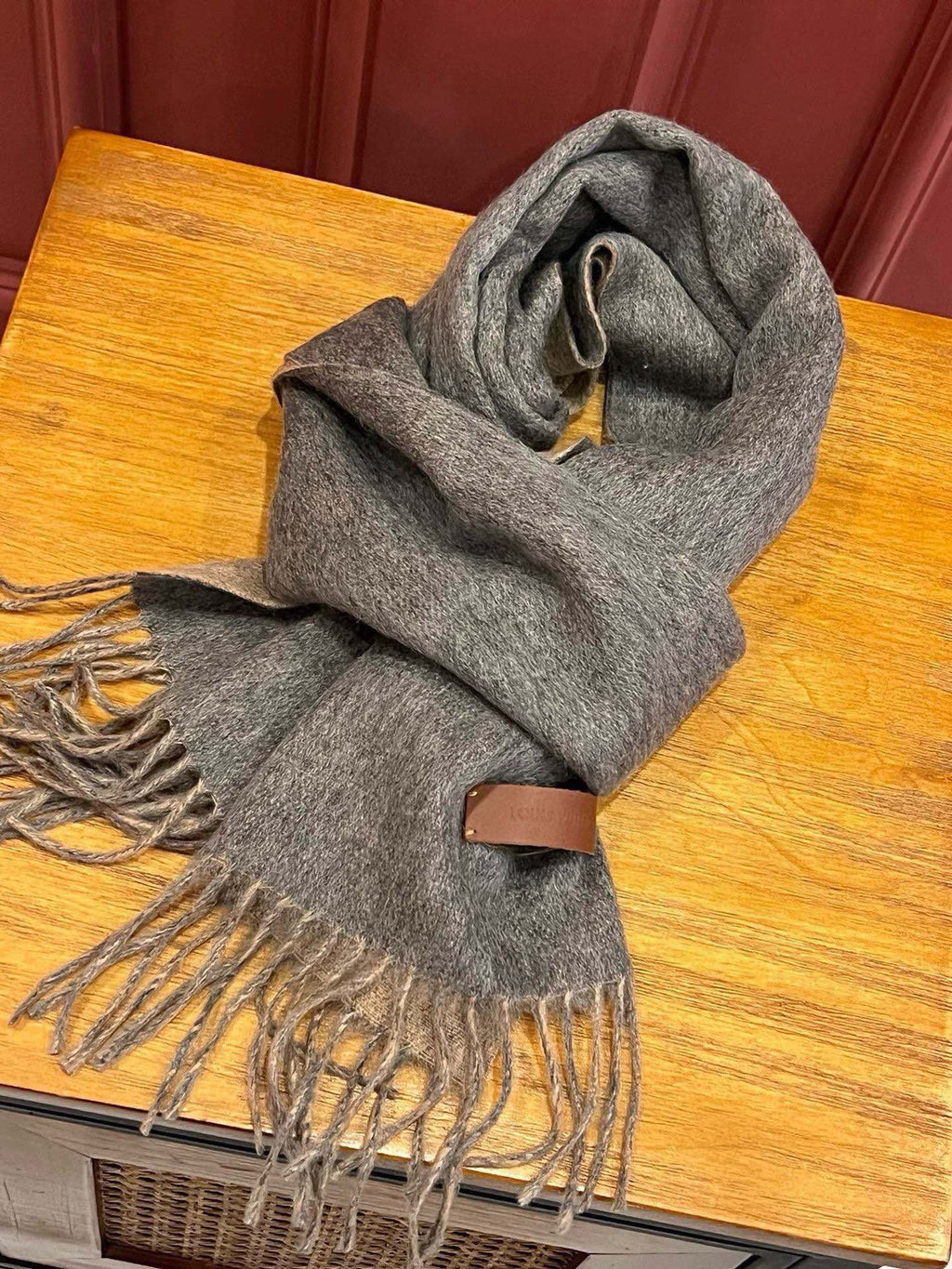 LOUIS VUITTON SCARF 180 CM IN MOUSE GRAY CASHMERE 396479