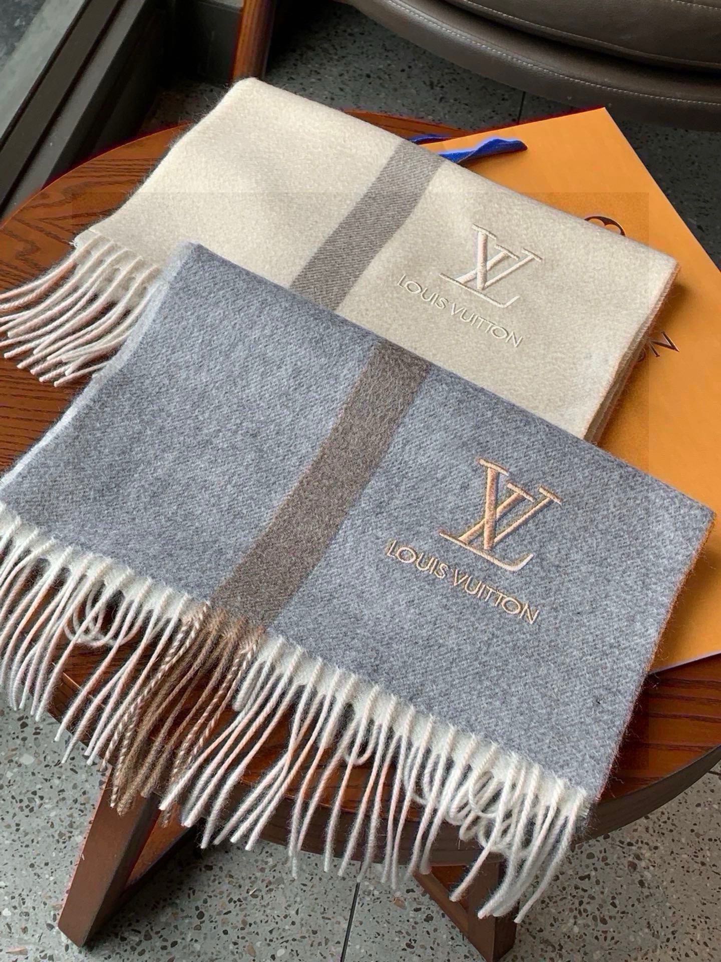 LOUIS VUITTON SCARF 170 CM IN MOUSE GRAY CASHMERE 399929