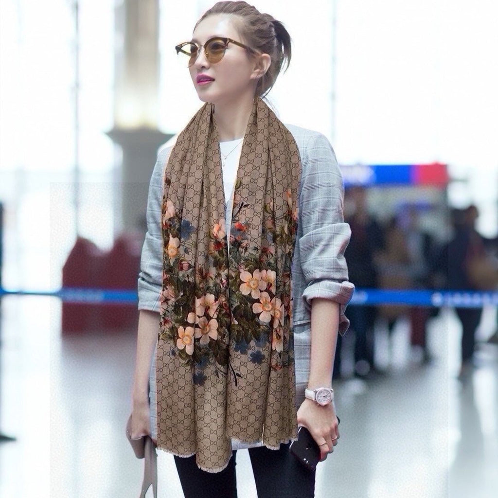 GUCCI SCARF 200 CM IN MEDIUM BROWN CASHMERE WITH COLORFUL FLOWER 405254