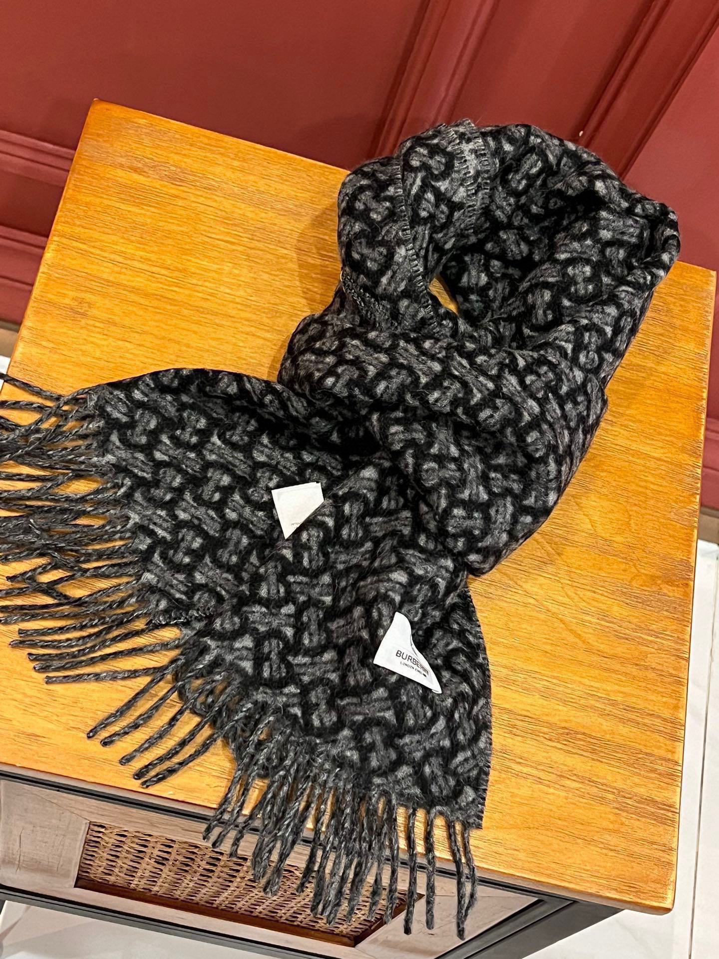 BURBERRY BBR SCARF 180 CM IN CASHMERE 489021