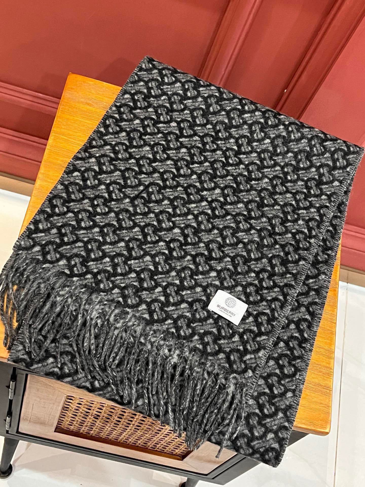 BURBERRY BBR SCARF 180 CM IN CASHMERE 489021