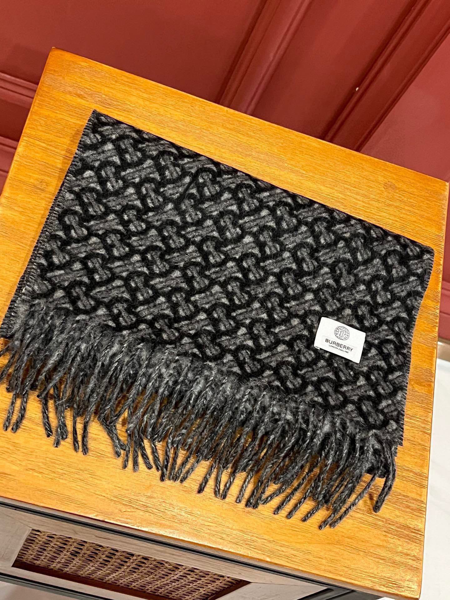 BURBERRY BBR SCARF 180 CM IN CASHMERE 489021