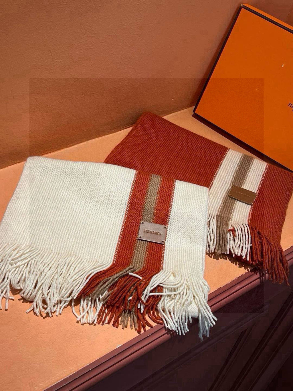 GUCCI 25S SCARF 180 IN CASHMERE 711250