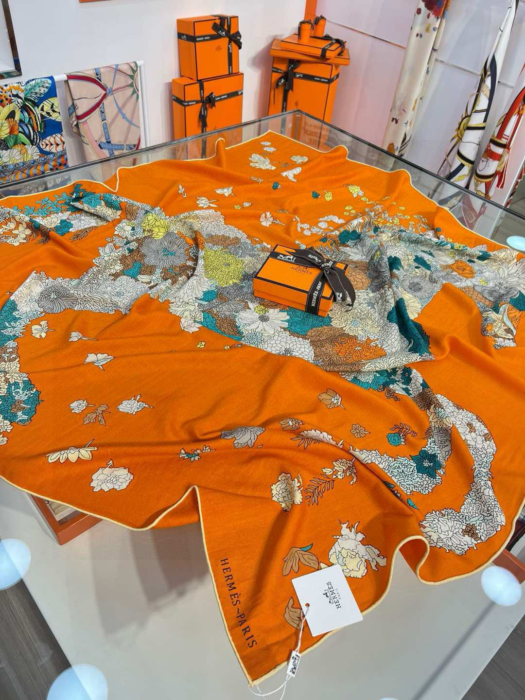 HERMES HERMES 25S SCARF 140 IN SILK 724764