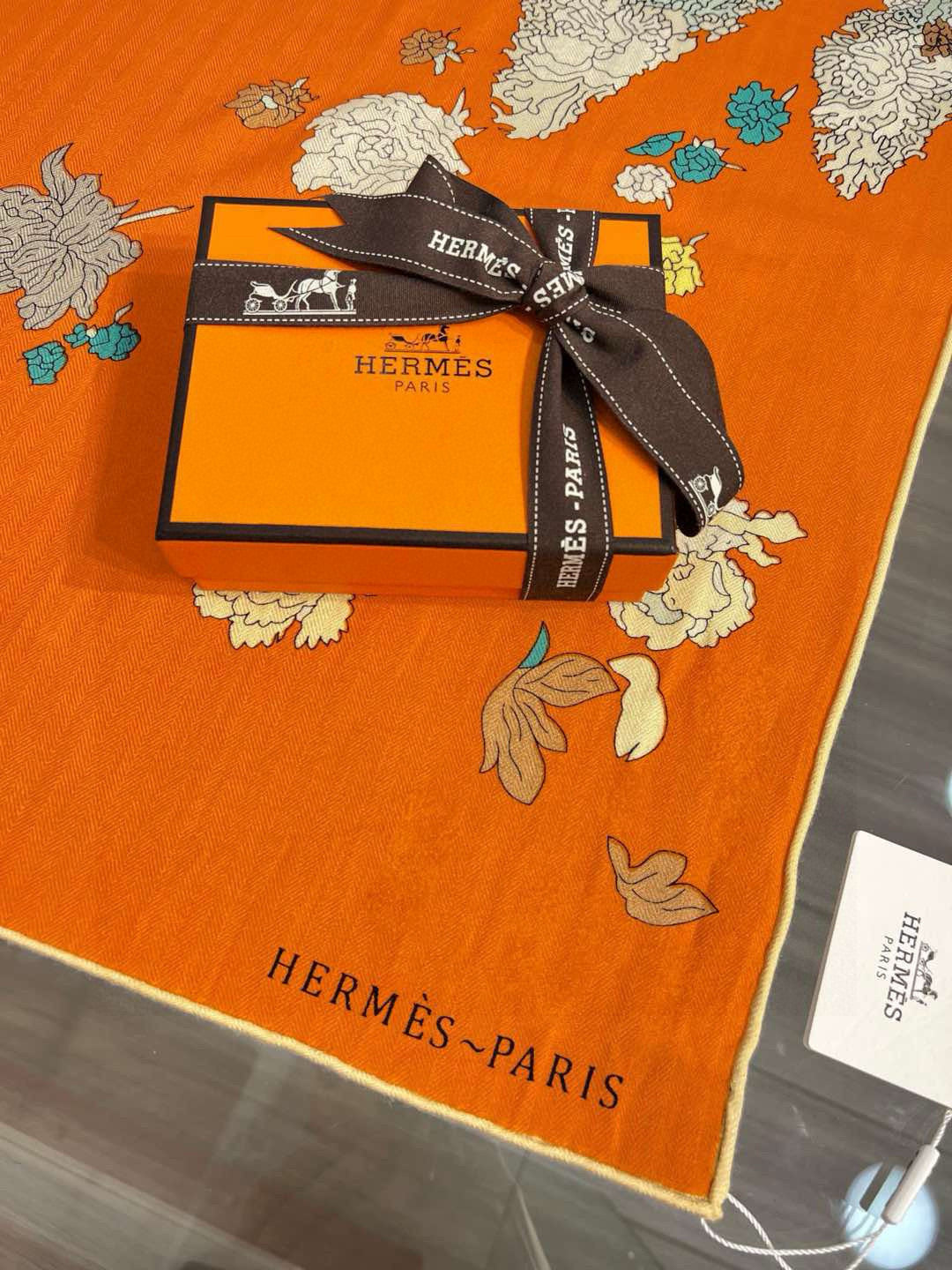 HERMES HERMES 25S SCARF 140 IN SILK 724764