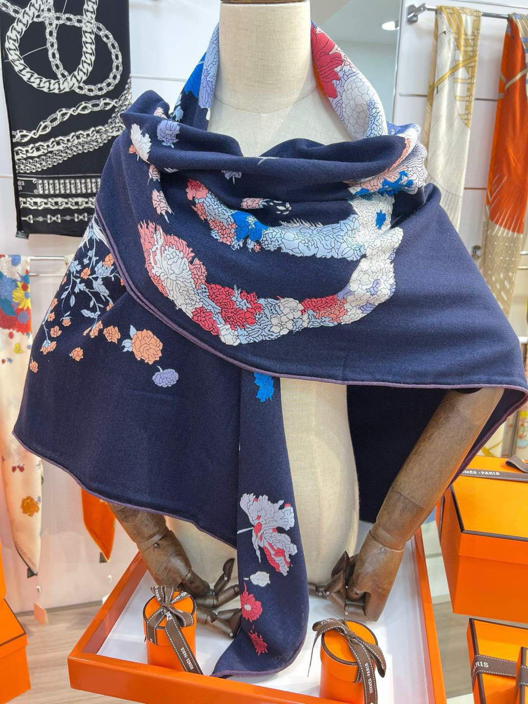 HERMES HERMES 25S SCARF 140 IN SILK 724765