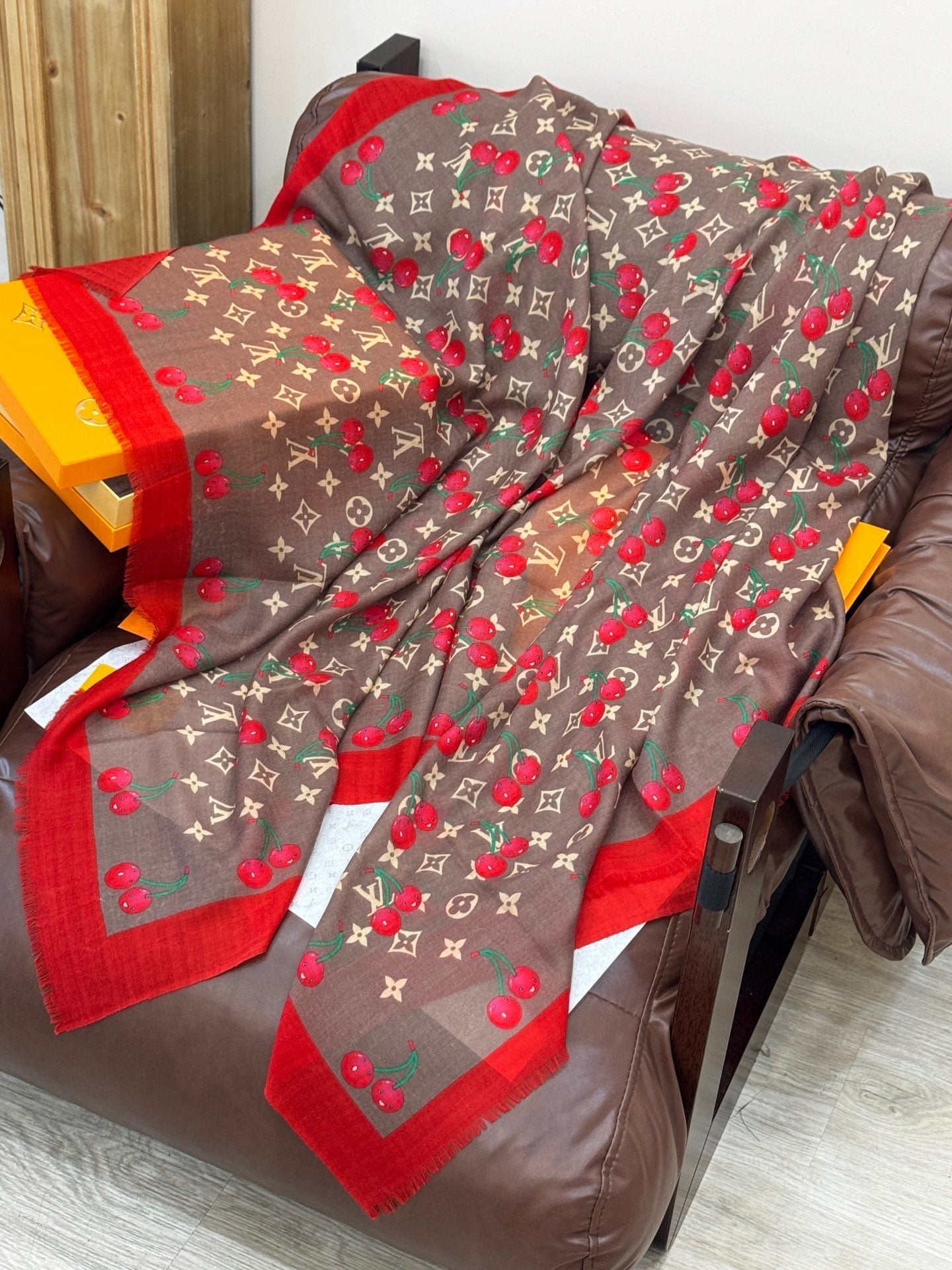 LOUIS VUITTON LV SCARF 200 CM IN CASHMERE 728985