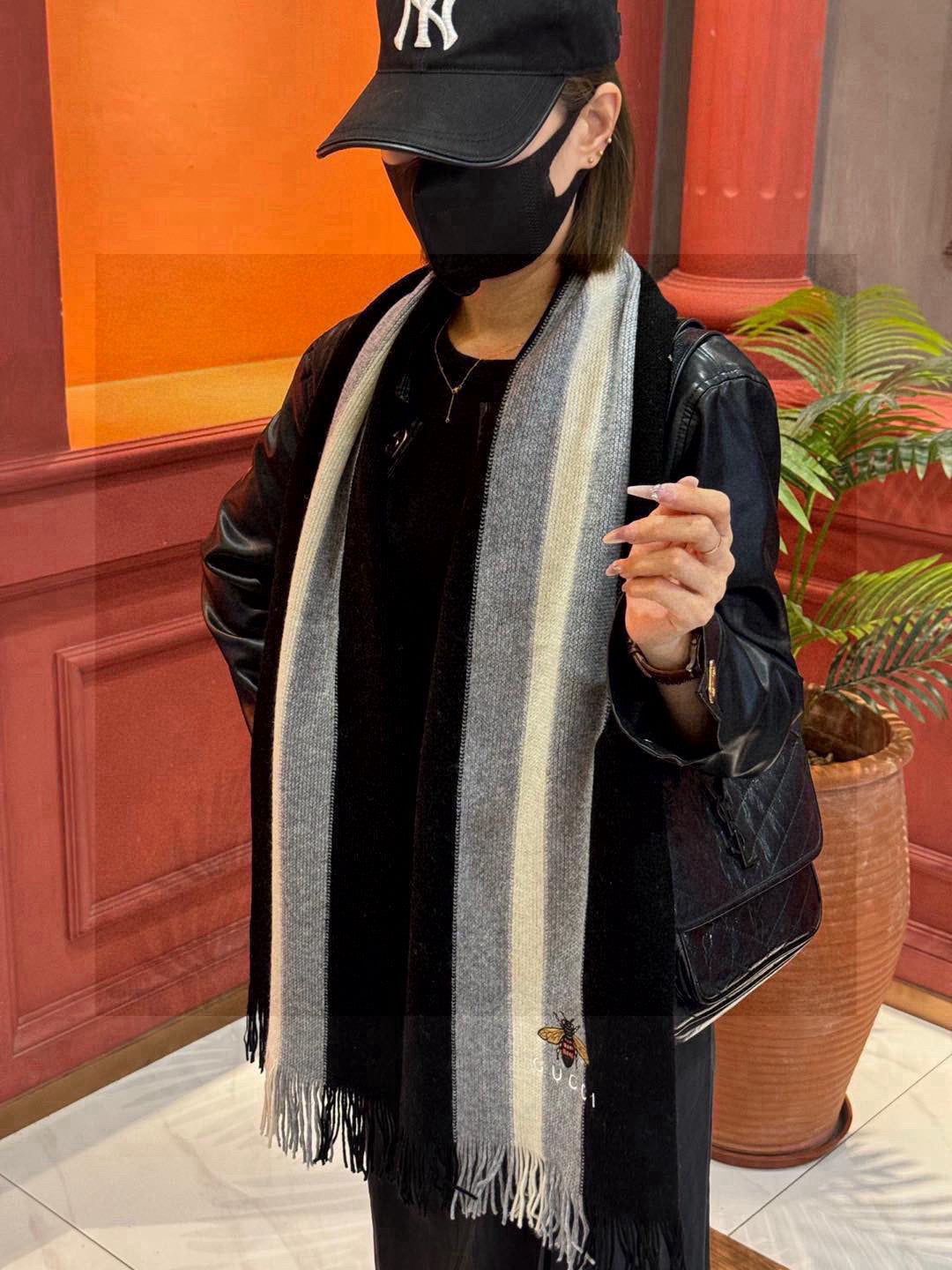 GUCCI 25S SCARF 180 IN CASHMERE 730564