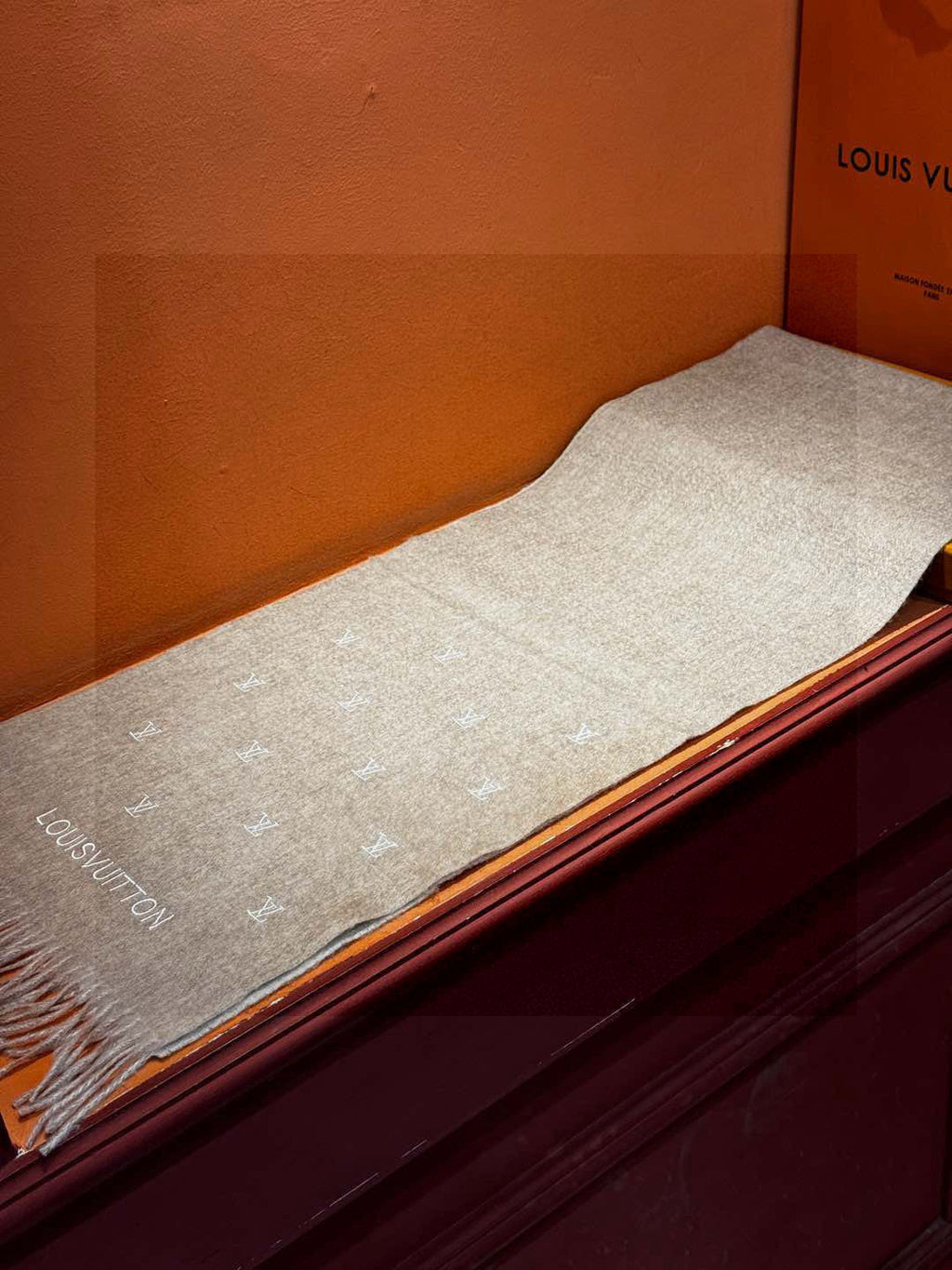 LOUIS VUITTON LV SCARF 180 CM IN CASHMERE 730568